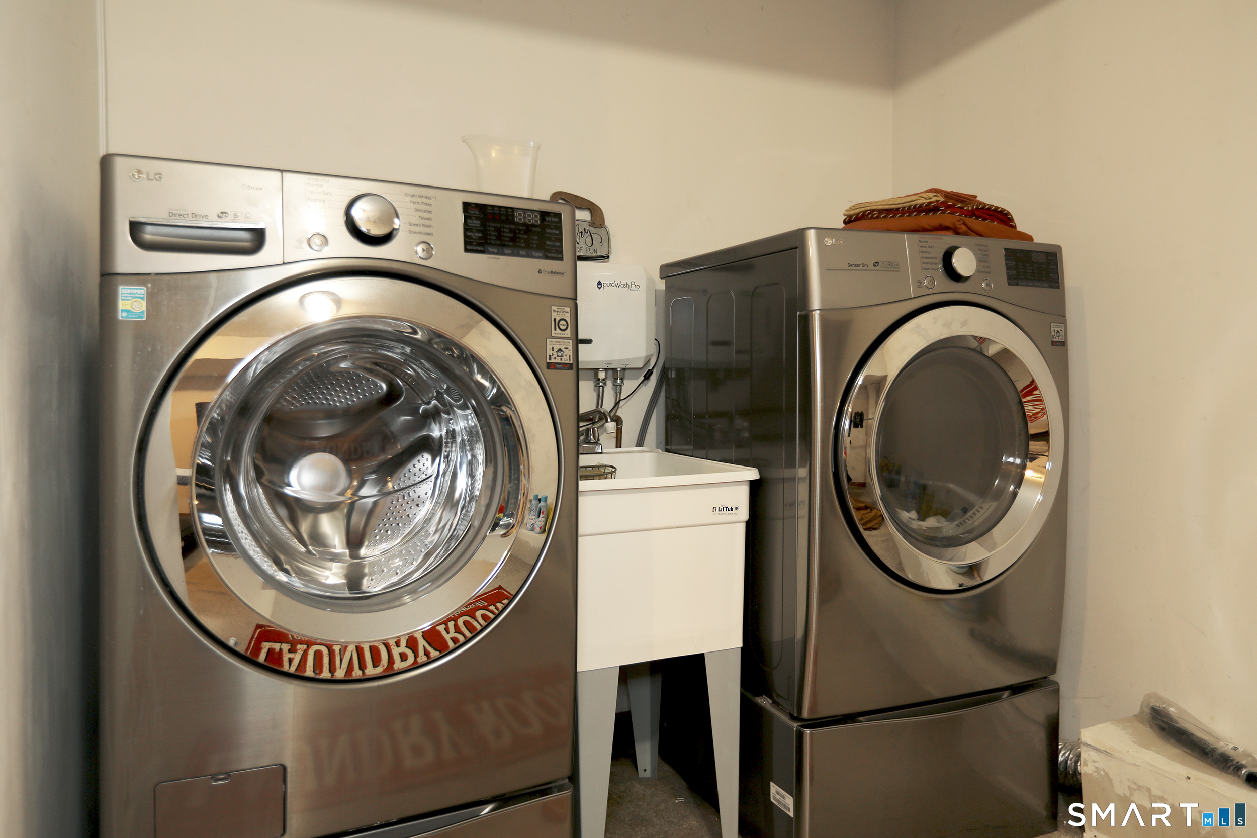 Homes for sale in Manchester, CT | 36 Frechette Cir, Manchester, CT 06040 | MLS# 24152498