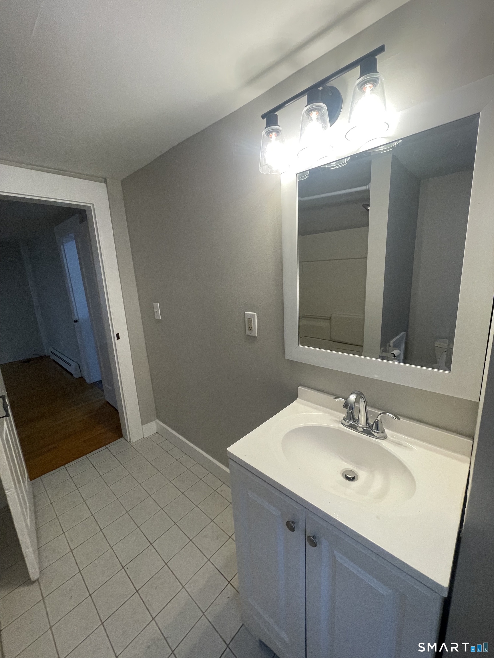 Photo 11 of 9 Hicksville Road, Cromwell, CT