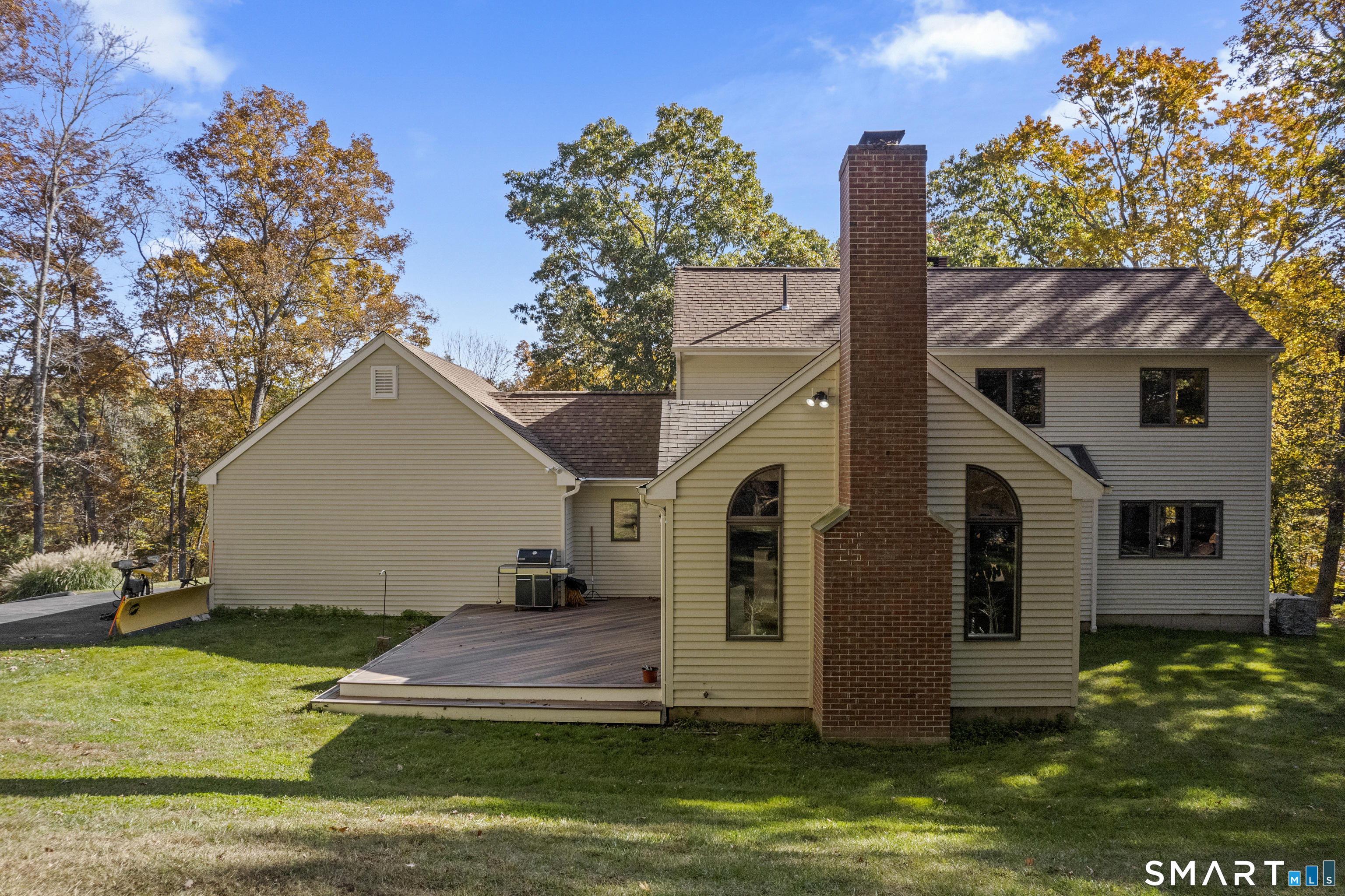 Homes for sale in East Lyme, CT | 137 Upper Pattagansett Rd, East Lyme, CT 06333 | MLS# 24152528