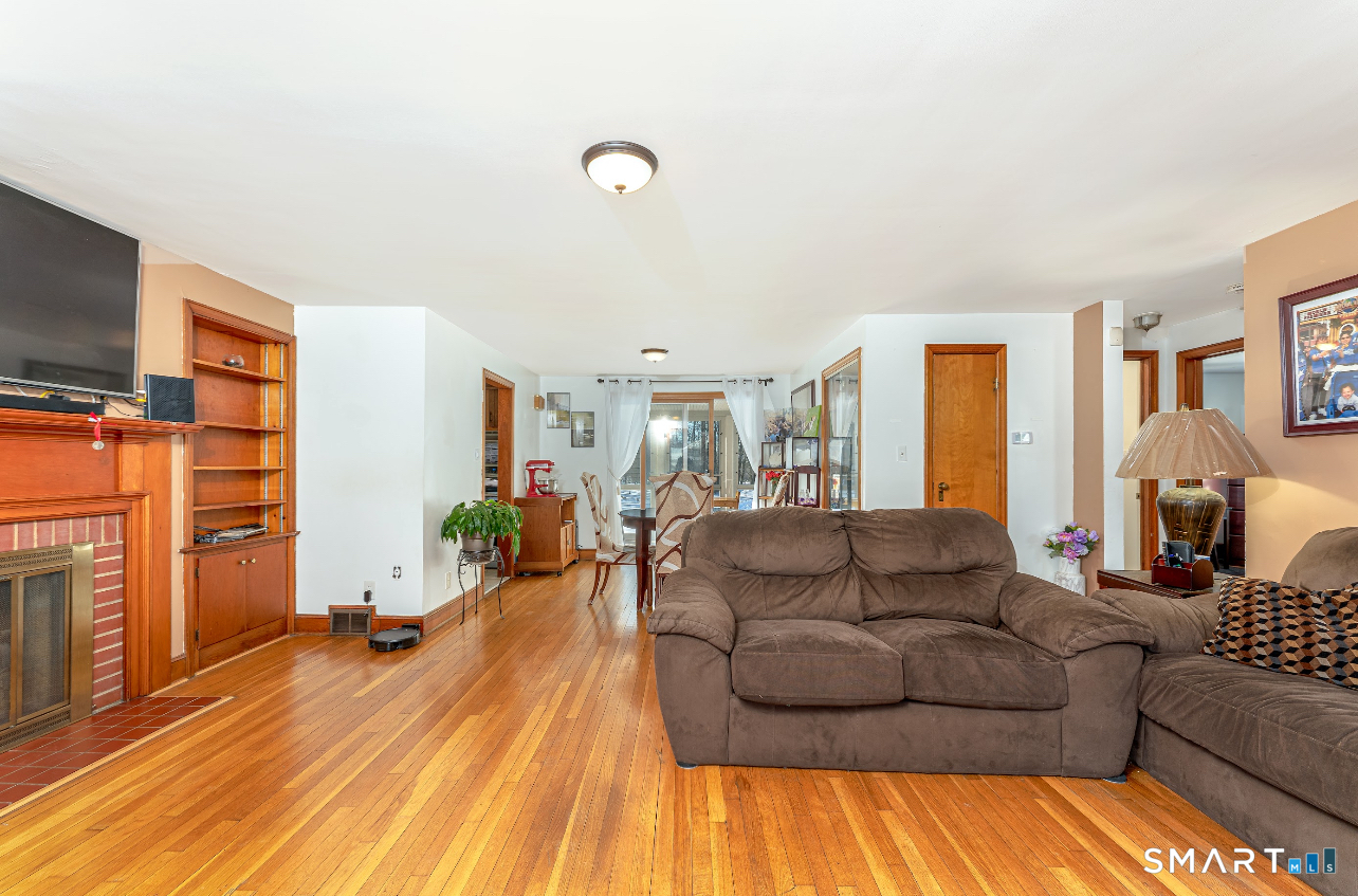 Homes for sale in Waterbury, CT | 136 Pearl Lake Rd, Waterbury, CT 06706 | MLS# 24152614