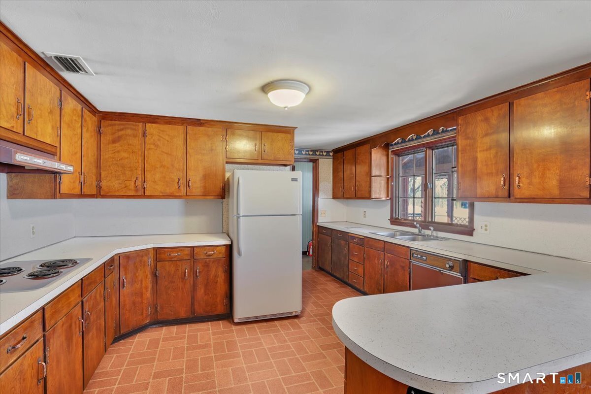 Homes for sale in Portland, CT | 220 Rose Hill Rd, Portland, CT 06480 | MLS# 24152450