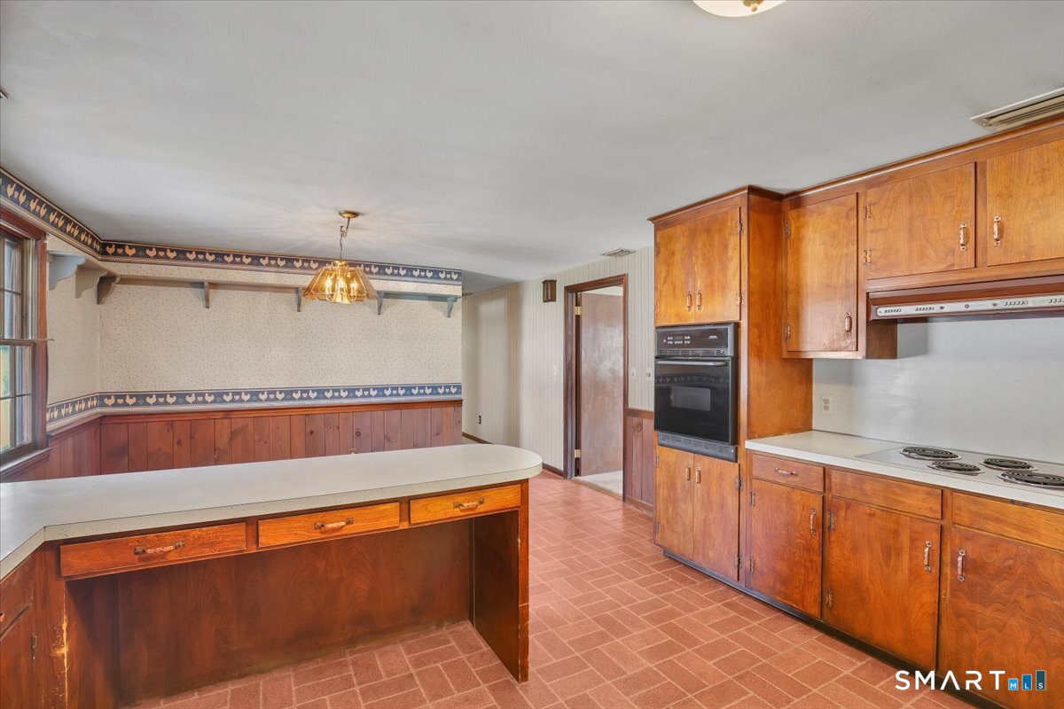 Homes for sale in Portland, CT | 220 Rose Hill Rd, Portland, CT 06480 | MLS# 24152450