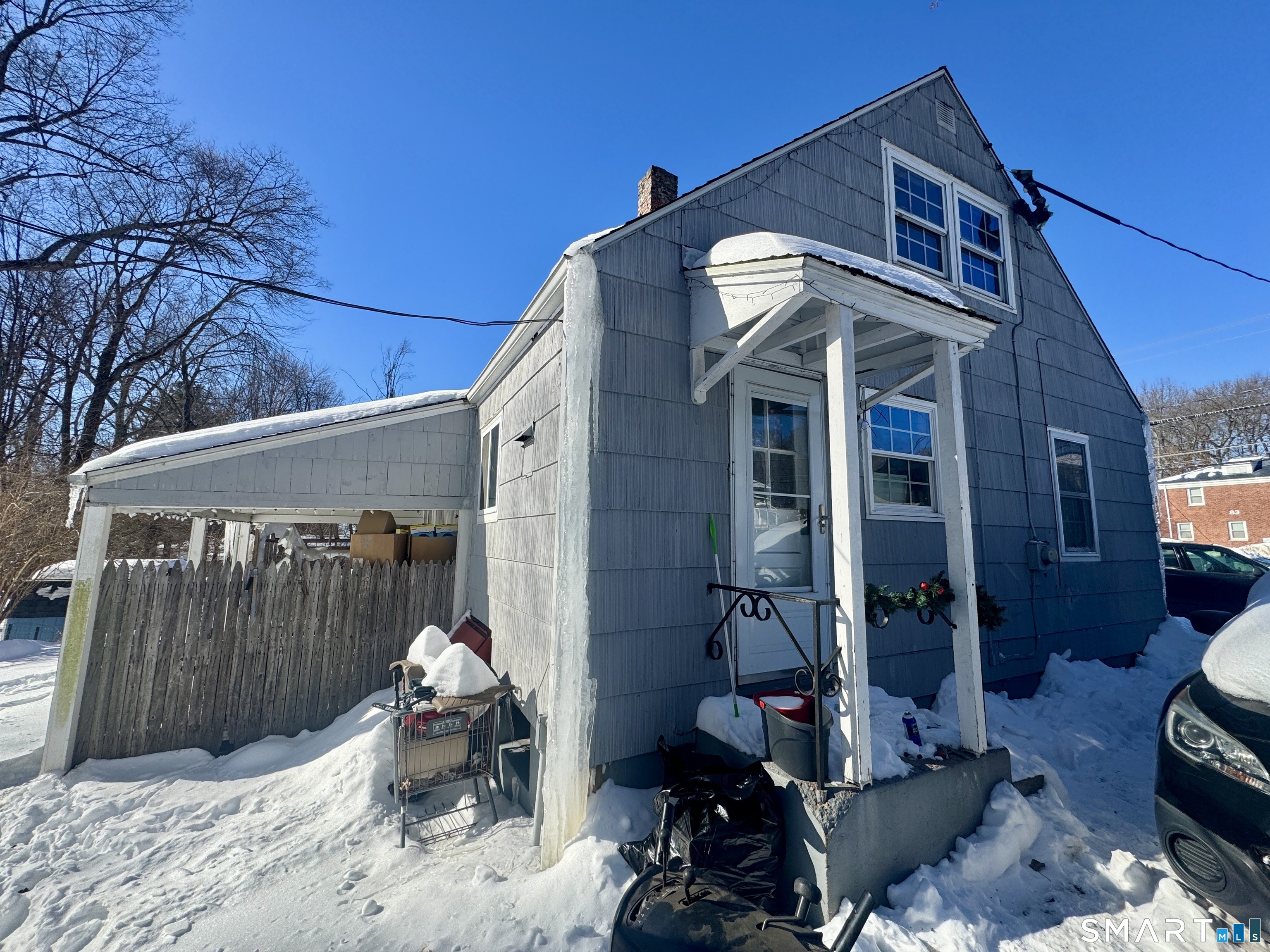 Homes for sale in Manchester, CT | 84 Middle Turnpike W, Manchester, CT 06040 | MLS# 24152690