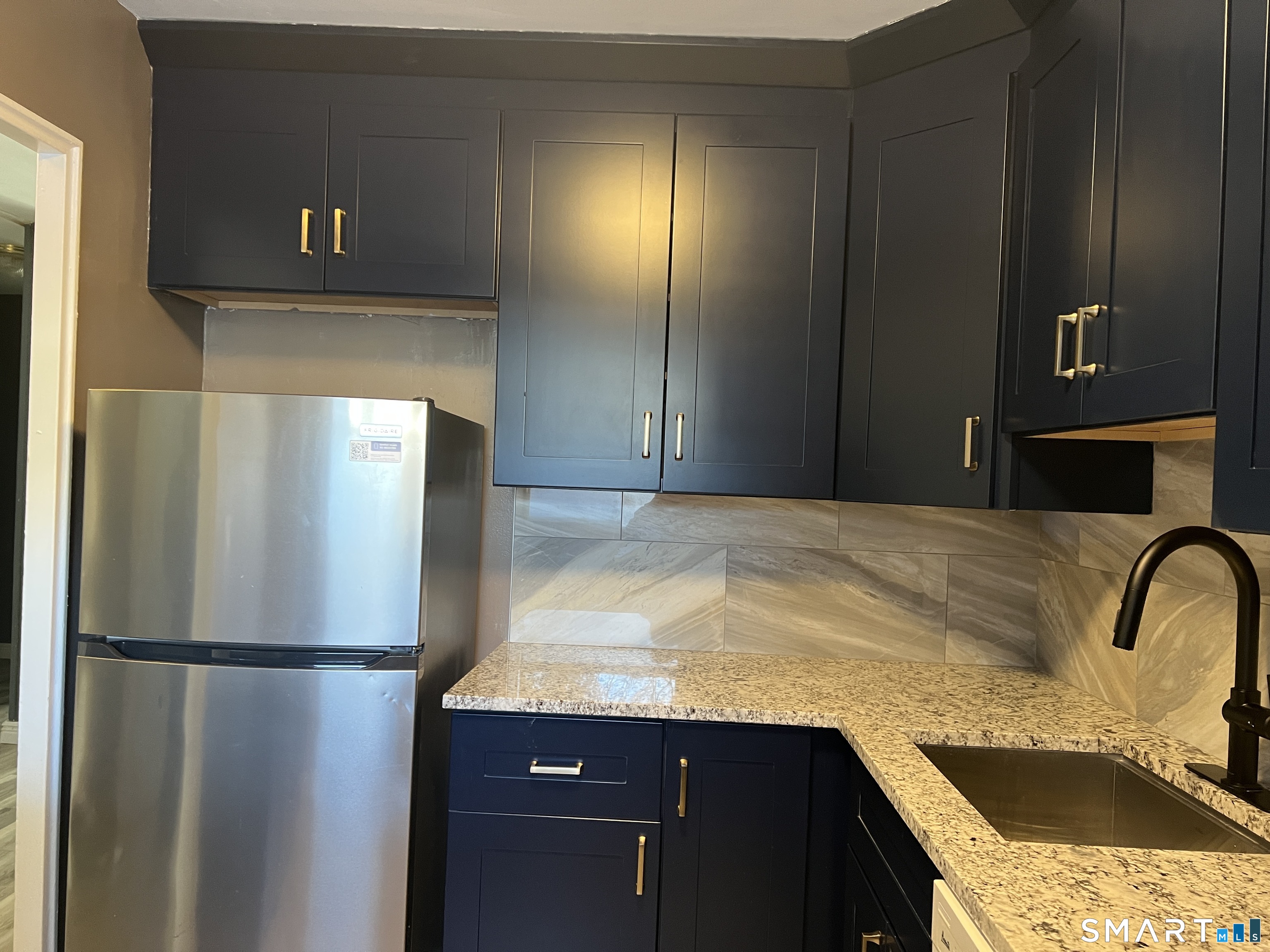 Homes for sale in Stamford, CT | 91 Strawberry Hill Ave #APT 139, Stamford, CT 06902 | MLS# 24144410