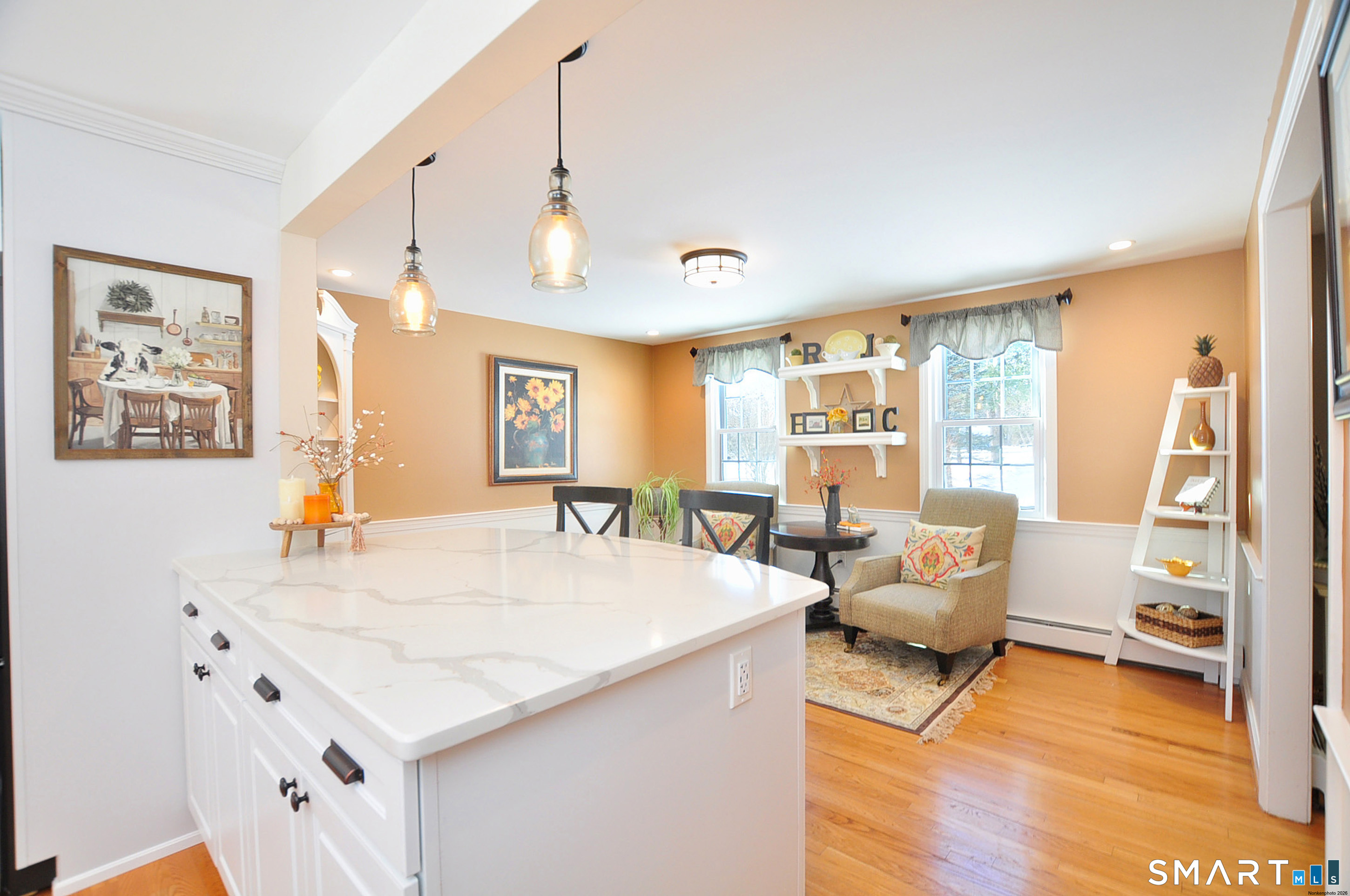 Homes for sale in Simsbury, CT | 21 North Dr, Simsbury, CT 06070 | MLS# 24152406