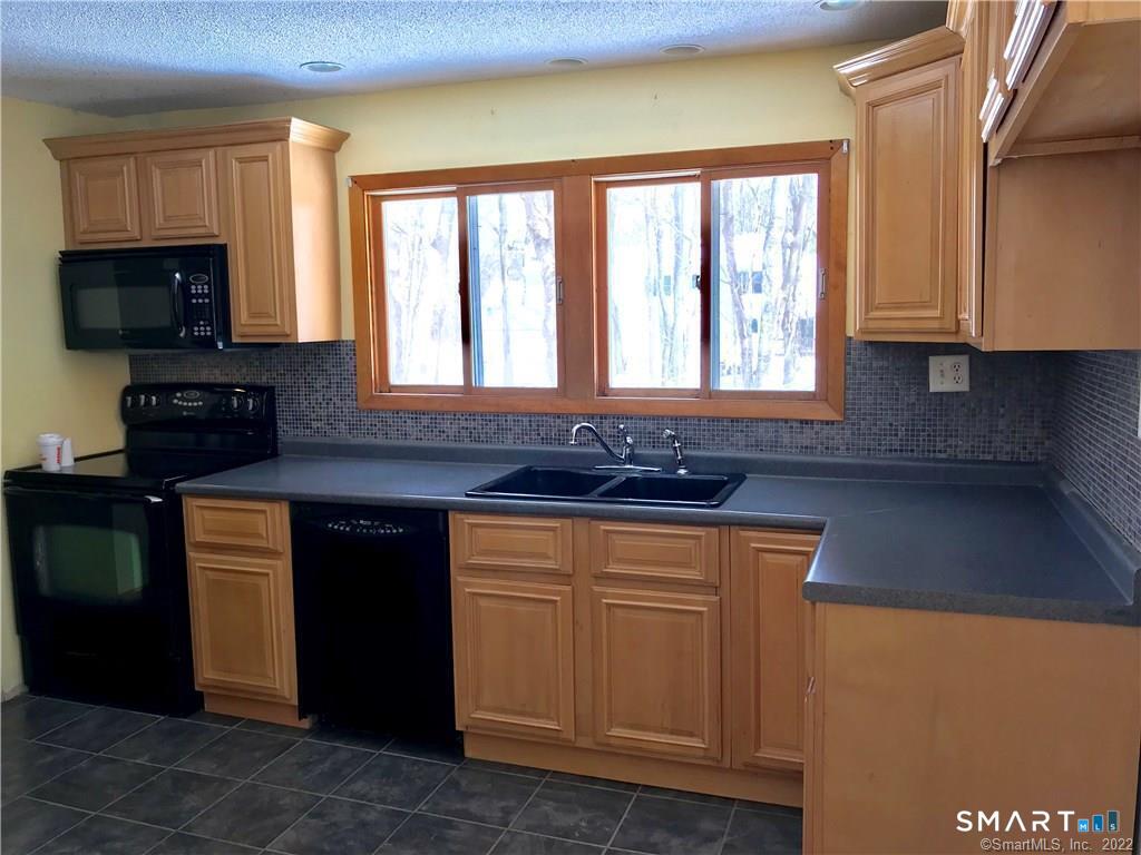 79 Elmwood, Colchester, 06415, 3 Bedrooms Bedrooms, 0 ,2 BathroomsBathrooms,Residential Rental,For Sale,Elmwood,0,24149562