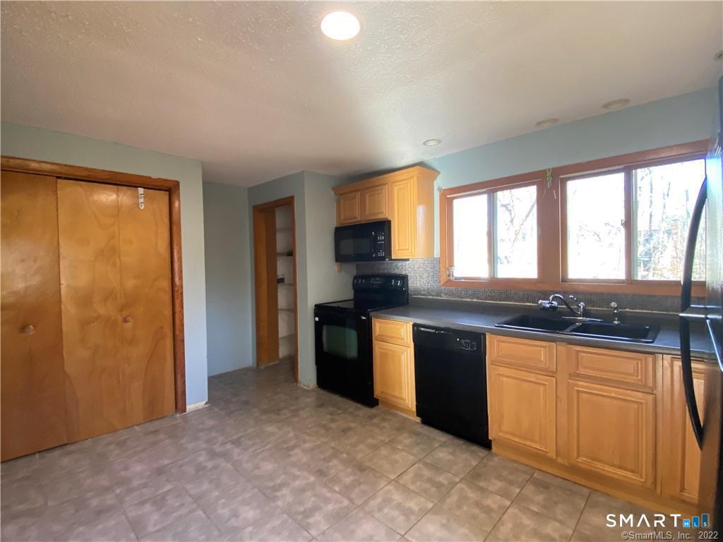 79 Elmwood, Colchester, 06415, 3 Bedrooms Bedrooms, 0 ,2 BathroomsBathrooms,Residential Rental,For Sale,Elmwood,0,24149562