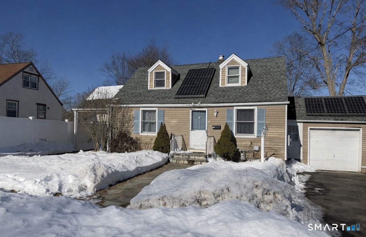 Homes for sale in Naugatuck, CT | 309 N Hoadley St, Naugatuck, CT 06770 | MLS# 24152996