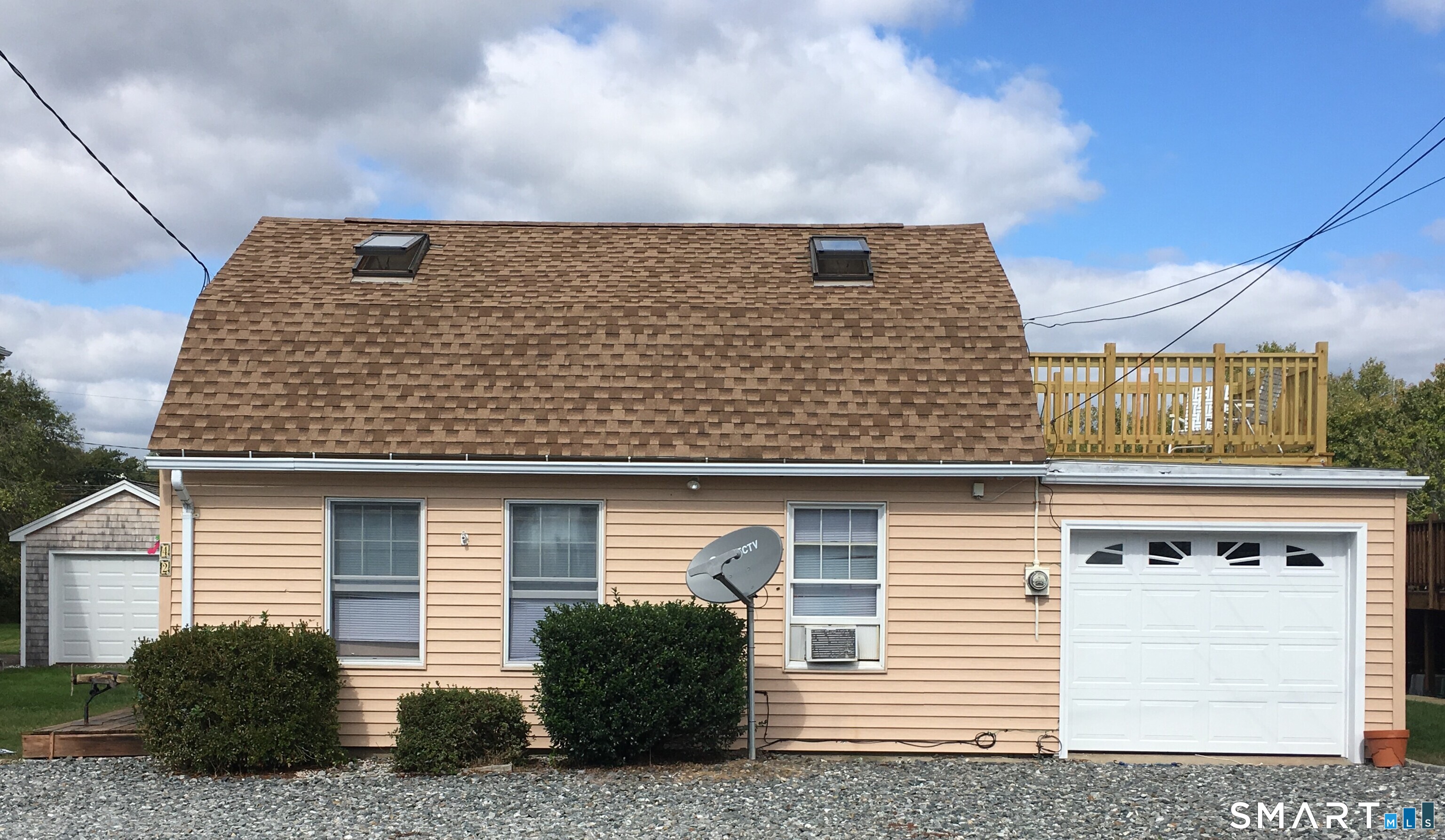 Enjoy the month of June by the water! A 3 bedroom 1 bath cottage in desirable Noank is waiting for you. Available for the month of June for $6500 or the month of August at $$8000. Enjoy all that the area has to offer, 2 casinos, Great Wolf Lodge, Downtown Mystic, hiking trails by the water, Noank Village and much more. A short Walk to Esker Point Beach to enjoy swimming, relaxing by the water, enjoying a picnic or listen ing to the popular Summer Concerts on the beach!