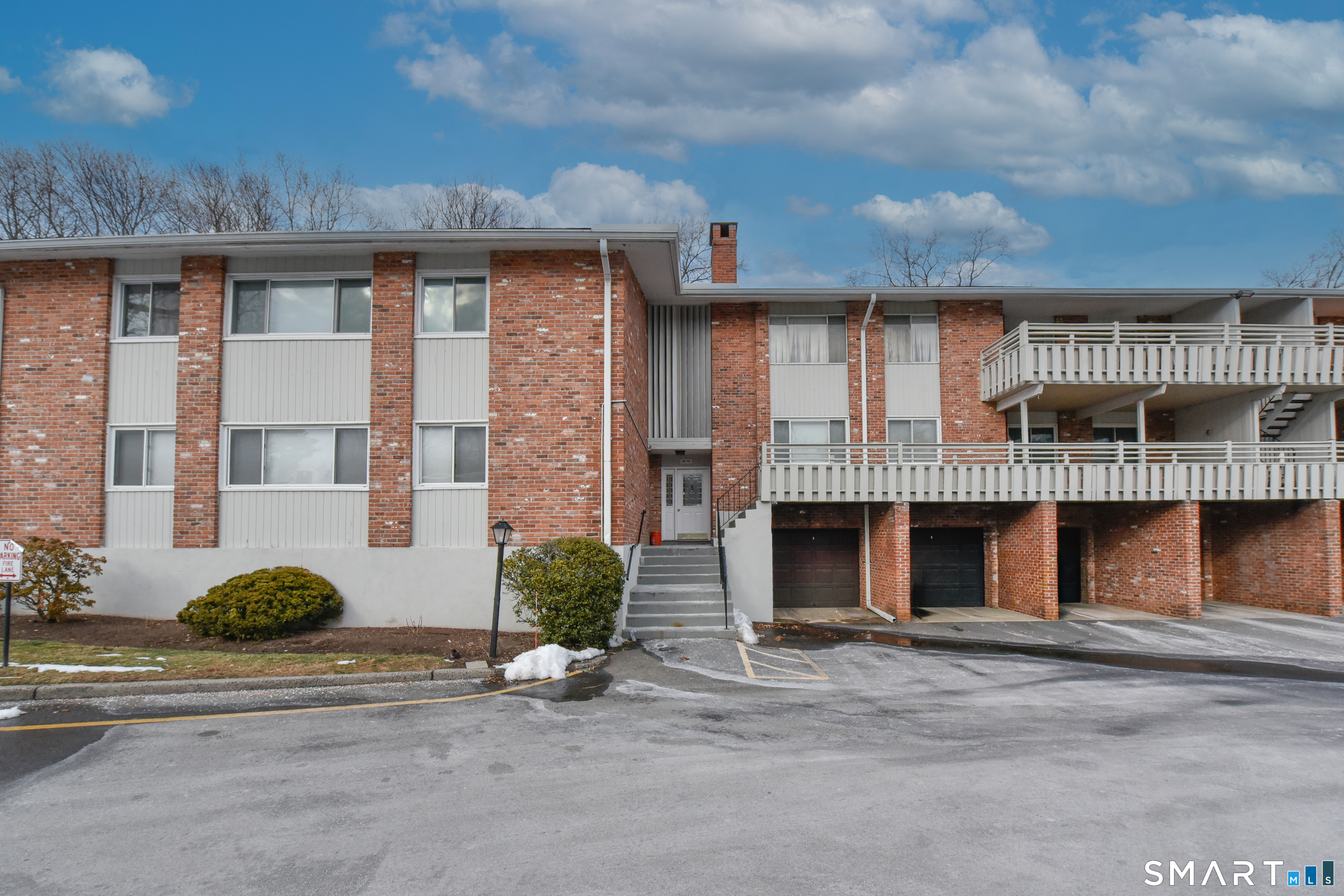 Homes for sale in Fairfield, CT | 28 Mill Hill Rd #28, Fairfield, CT 06890 | MLS# 24153185