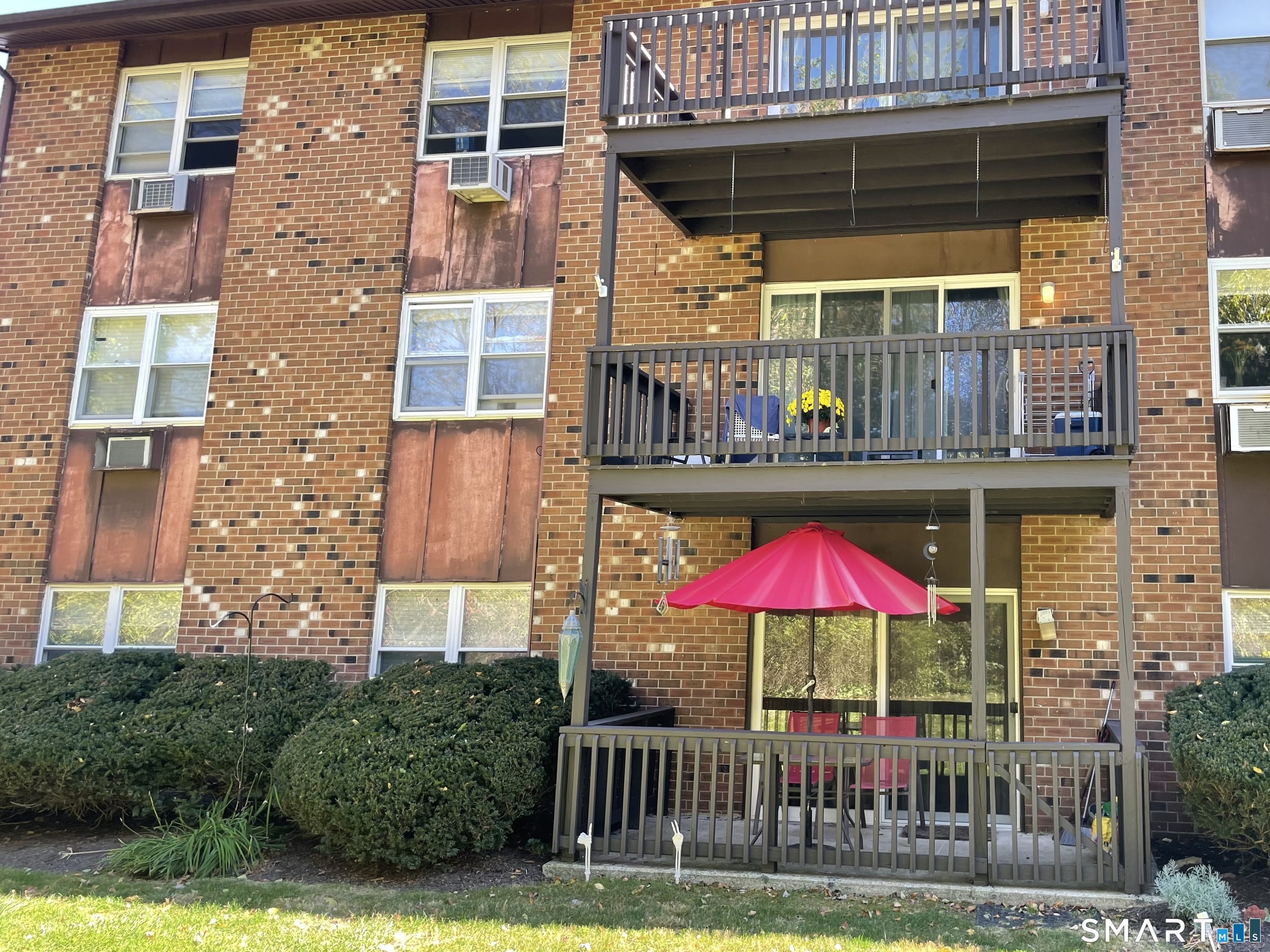 Homes for sale in Seymour, CT | 43 Balance Rock Rd #APT 1, Seymour, CT 06483 | MLS# 24150997