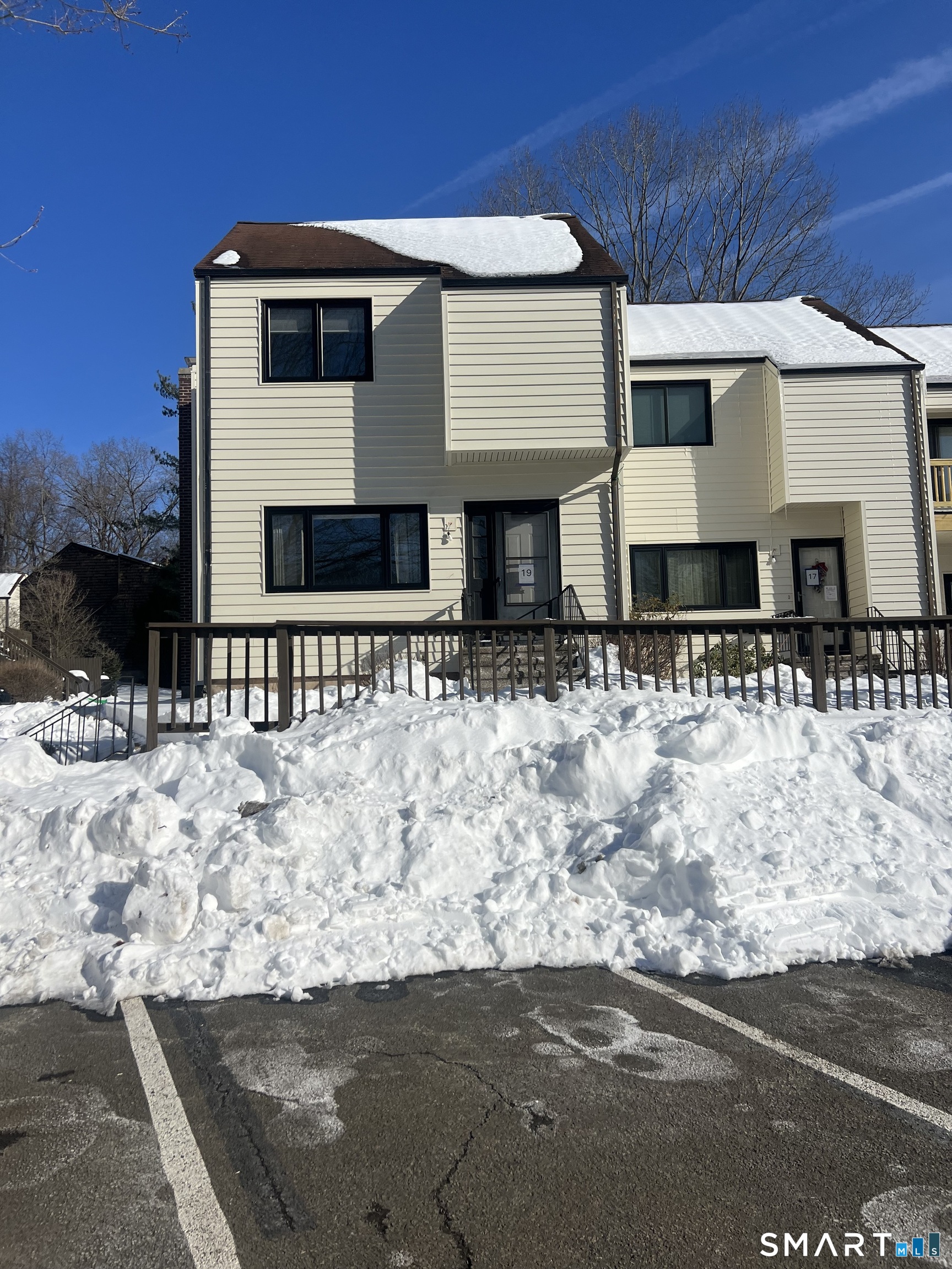 Homes for sale in Branford, CT | 19 Hampton Park #19, Branford, CT 06405 | MLS# 24147737