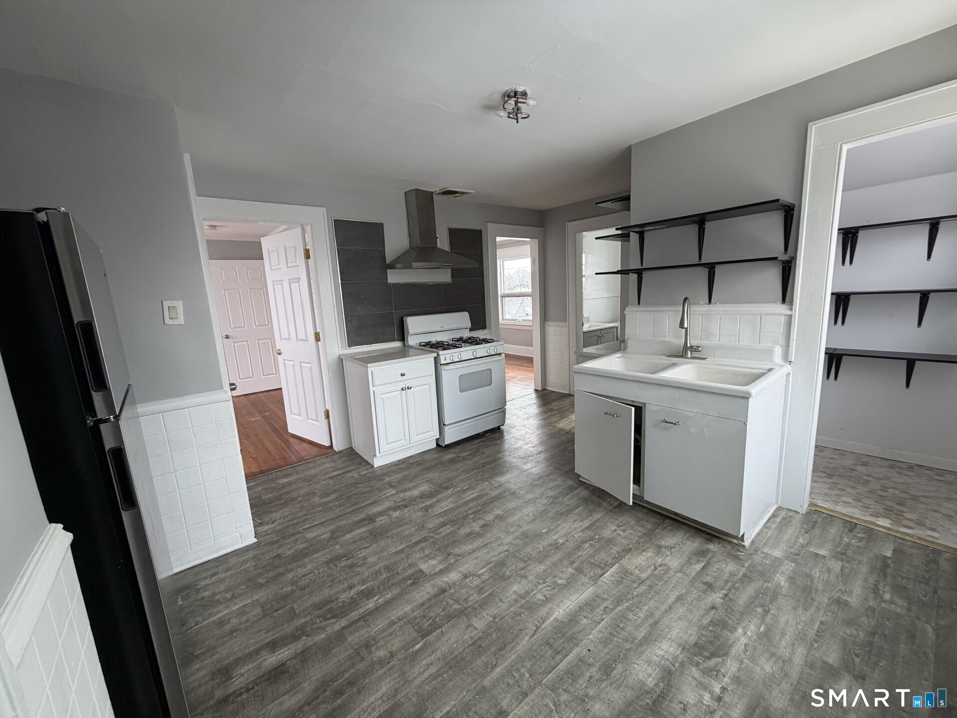 Photo 3 of 199 Bradley Street, Bridgeport, CT