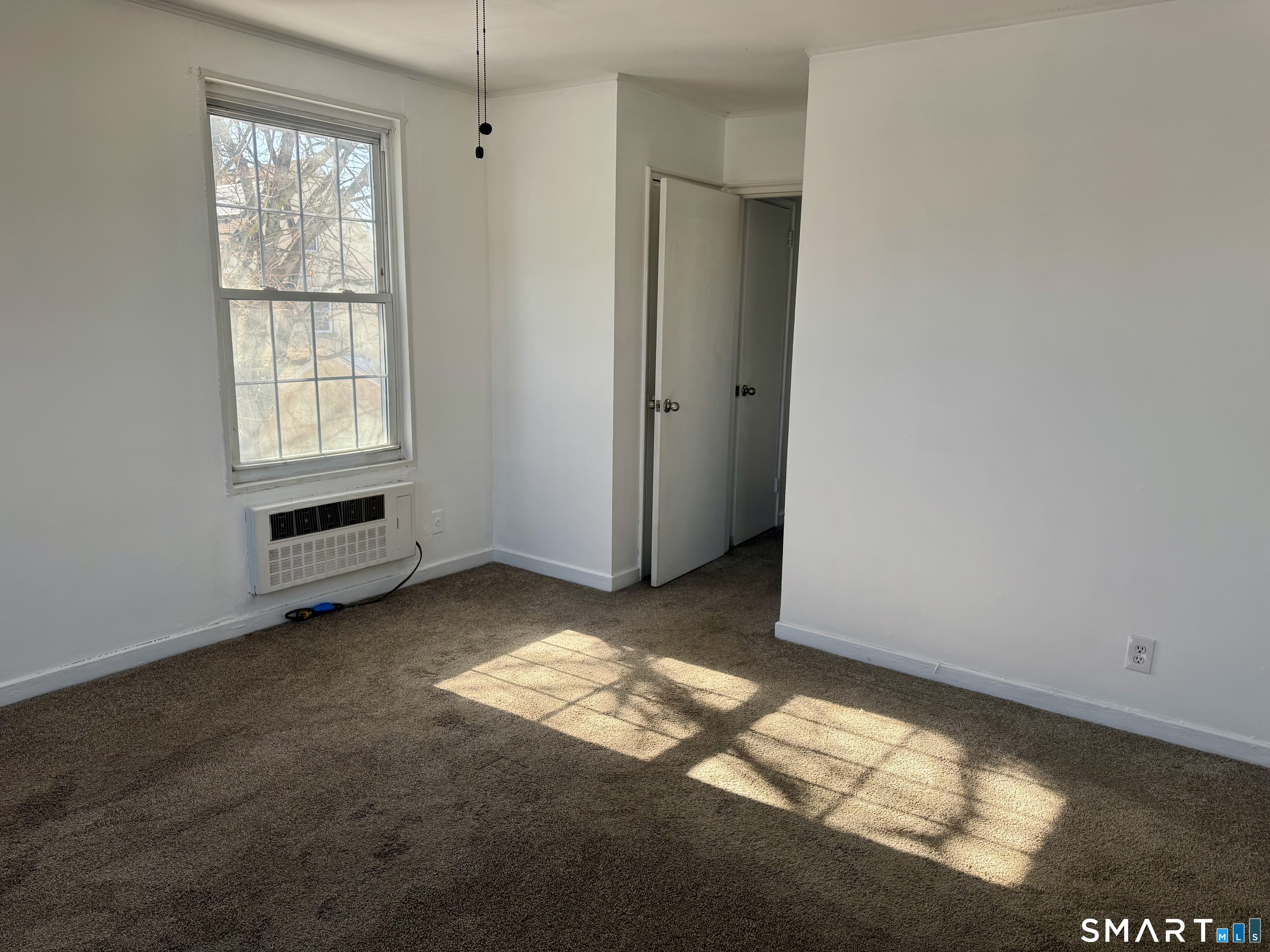 Homes for sale in Bridgeport, CT | 186 Louisiana Ave #D, Bridgeport, CT 06610 | MLS# 24153184