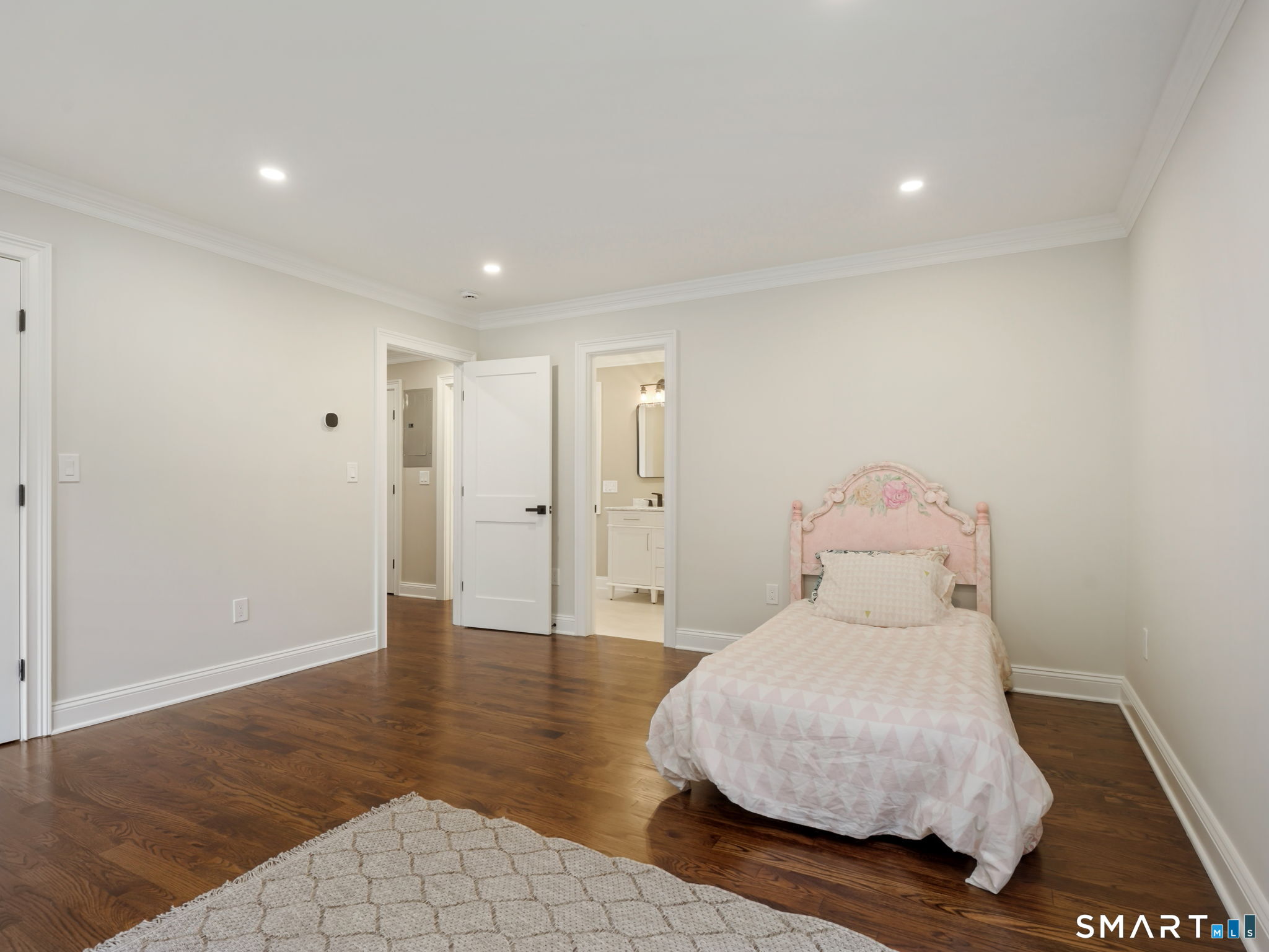 419 Valley, Fairfield, 06825, 4 Bedrooms Bedrooms, 0 ,3 BathroomsBathrooms,Single Family For Sale,For Sale,Valley,0,24131701