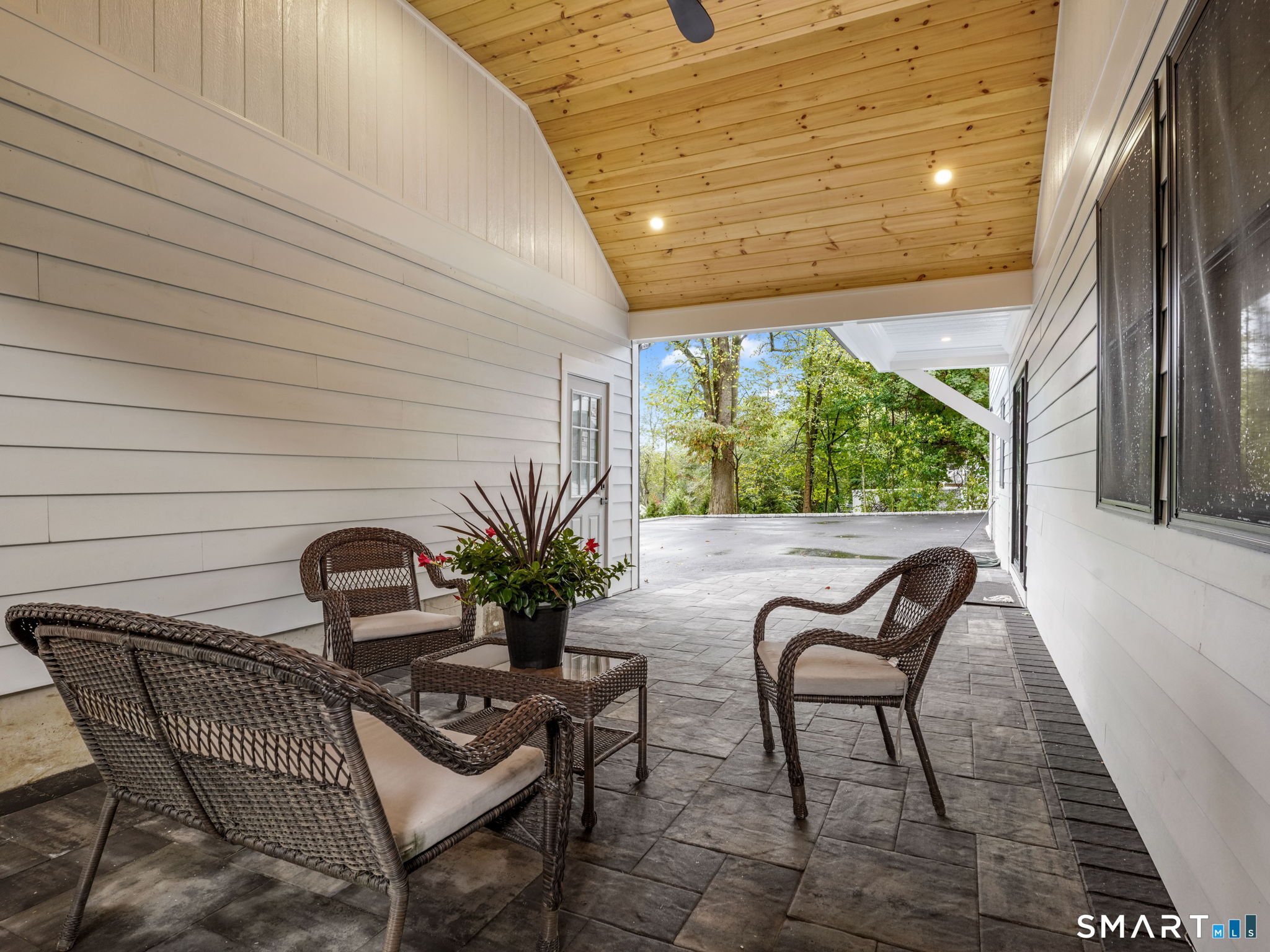 419 Valley, Fairfield, 06825, 4 Bedrooms Bedrooms, 0 ,3 BathroomsBathrooms,Single Family For Sale,For Sale,Valley,0,24131701