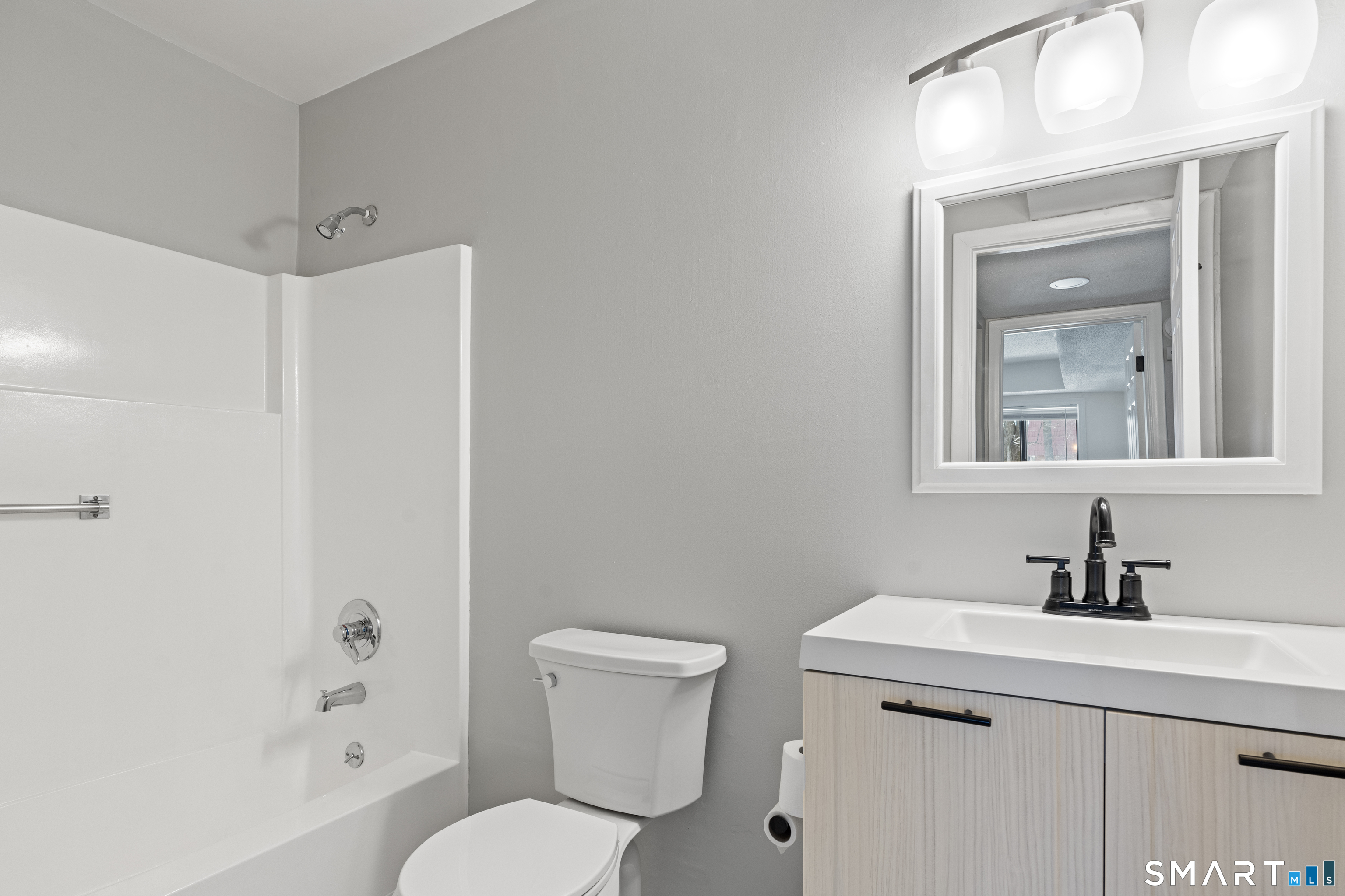 Homes for sale in Newington, CT | 15 Woodsedge Dr #APT 5C, Newington, CT 06111 | MLS# 24153997