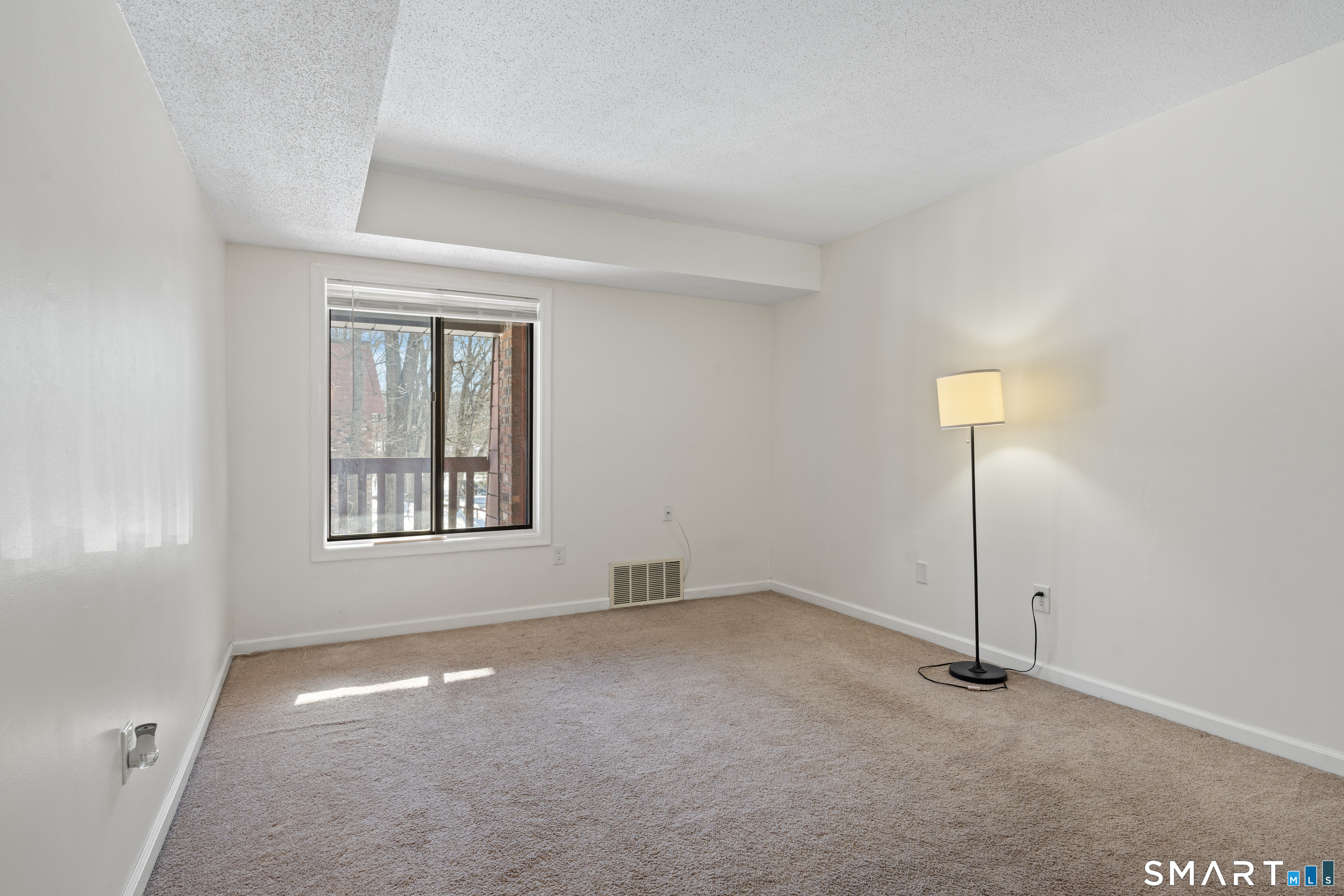 Homes for sale in Newington, CT | 15 Woodsedge Dr #APT 5C, Newington, CT 06111 | MLS# 24153997