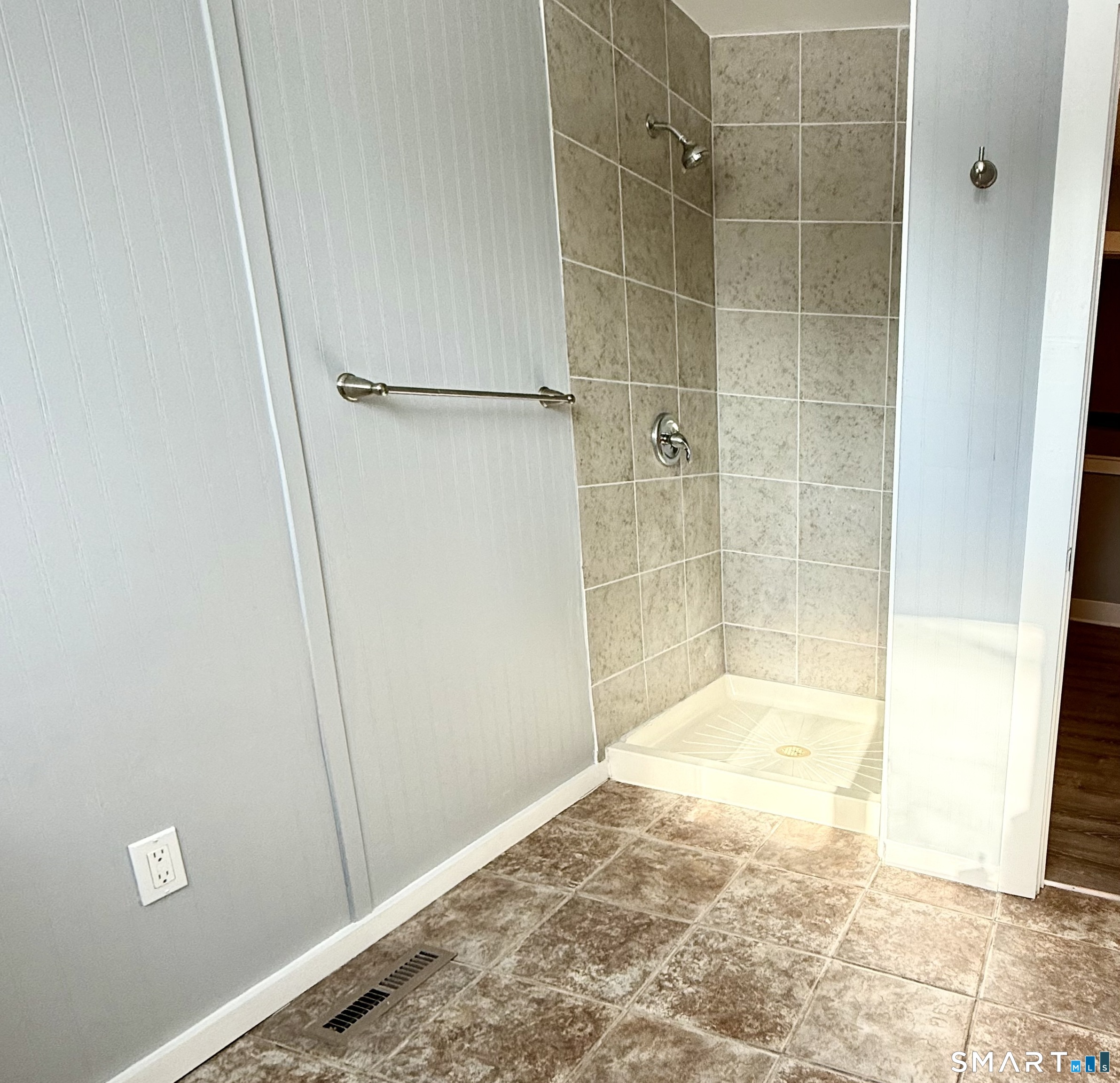 7 Washington, Woodbury, 06798, 2 Bedrooms Bedrooms, 0 ,1 BathroomBathrooms,Residential Rental,For Sale,Washington,0,24059337