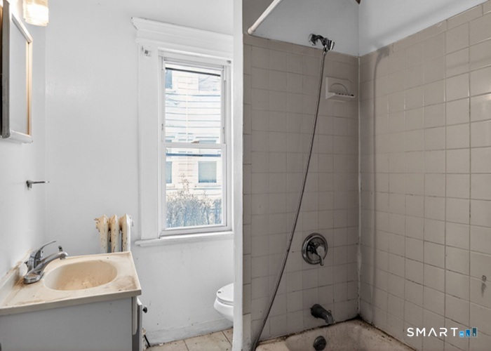 695 697 Laurel, Bridgeport, 06604, 6 Bedrooms Bedrooms, 0 ,3 BathroomsBathrooms,Multi-family For Sale,For Sale,Laurel,0,24155042