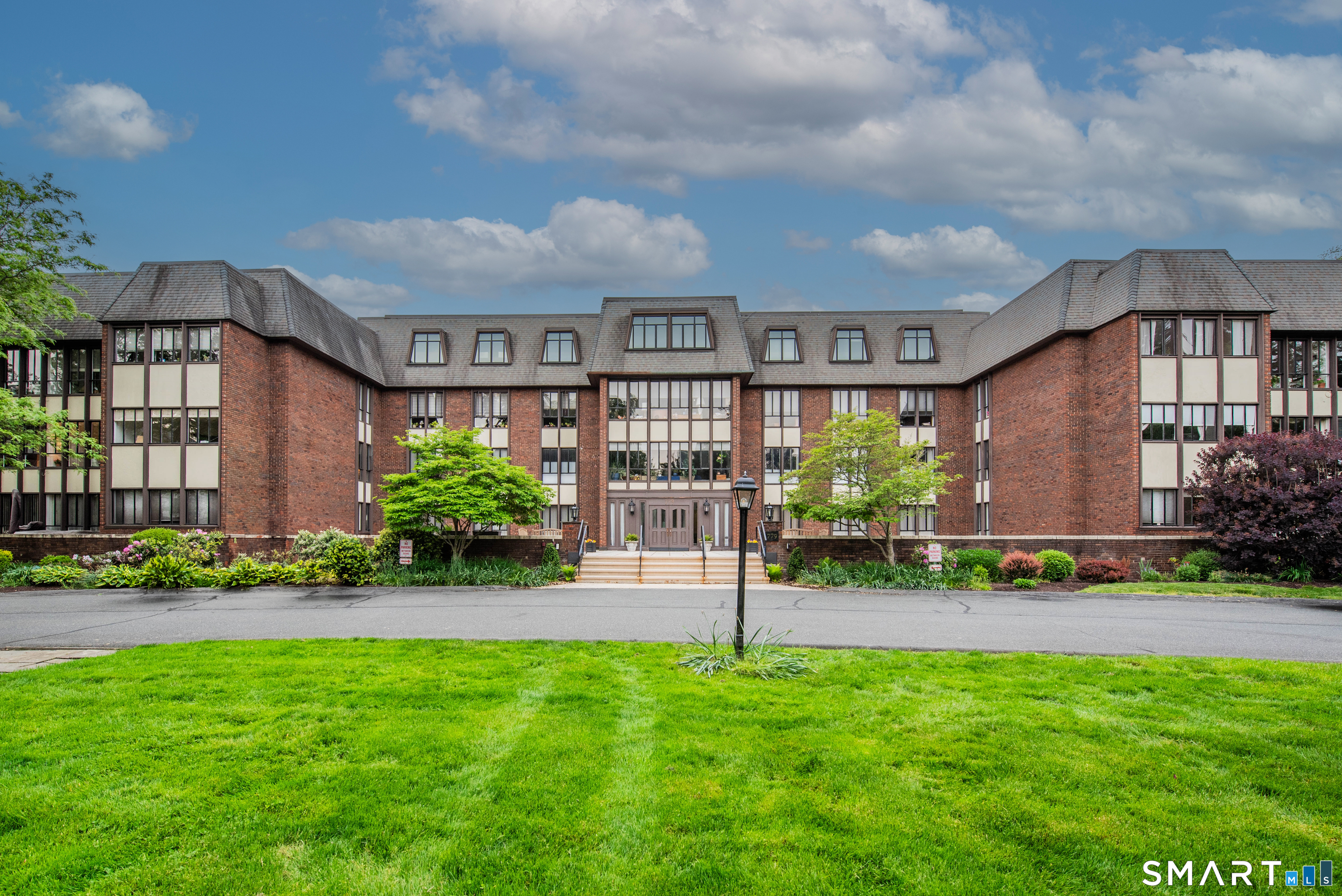 Homes for sale in West Hartford, CT | 779 Prospect Ave #7, West Hartford, CT 06105 | MLS# 24155102