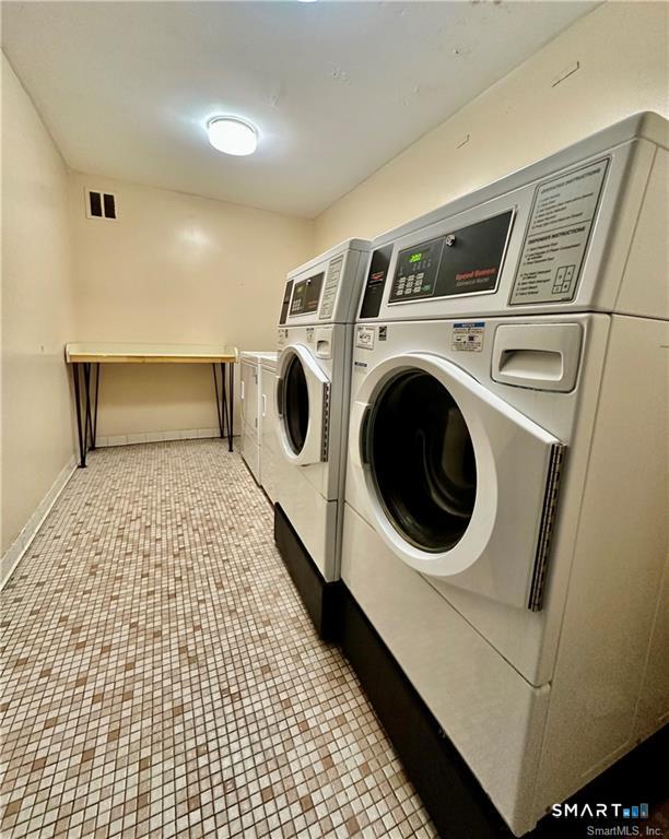 Homes for sale in West Haven, CT | 155 Bull Hill Ln #APT 201, West Haven, CT 06516 | MLS# 24155223