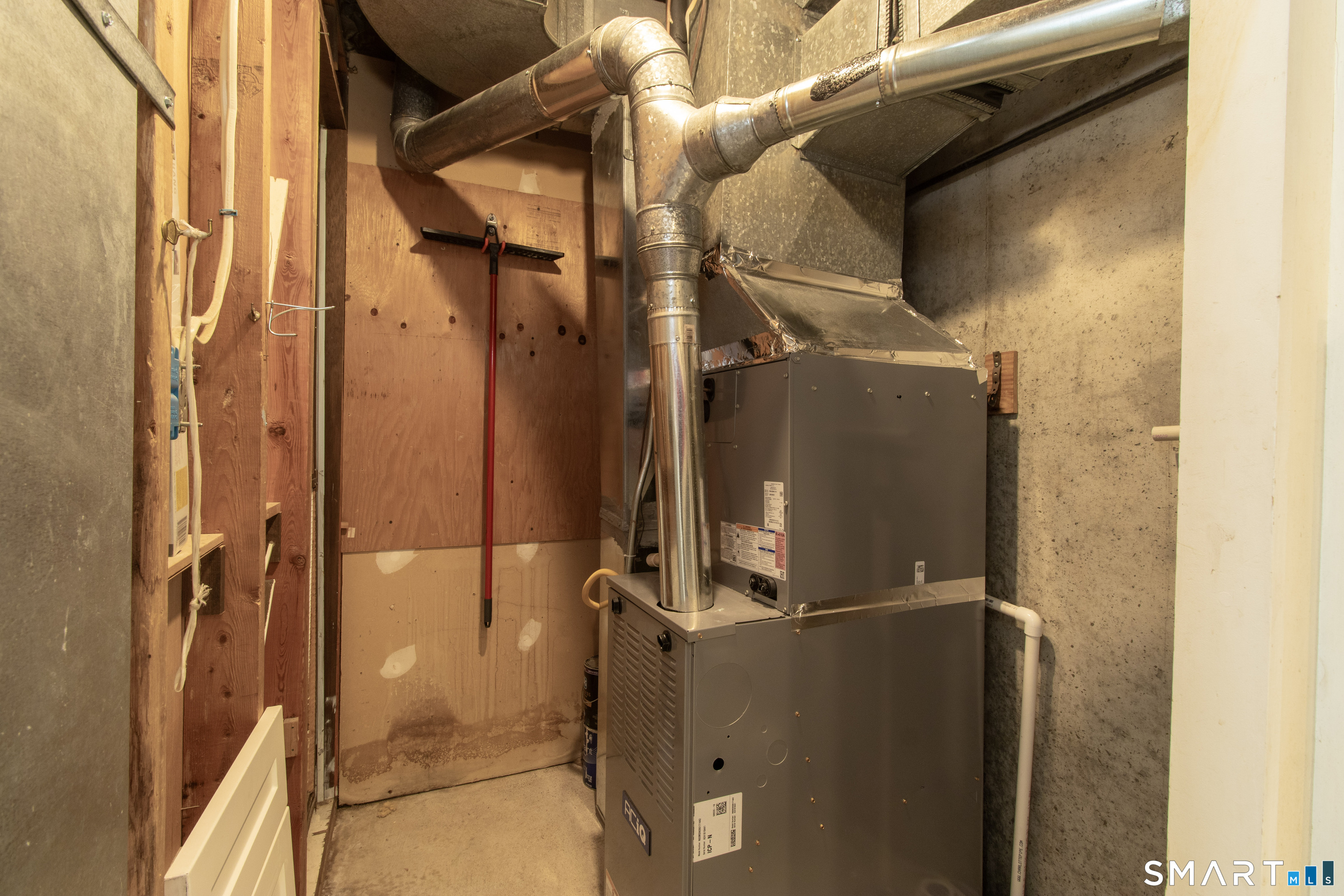 Homes for sale in Branford, CT | 255 Monticello Dr #255, Branford, CT 06405 | MLS# 24154880