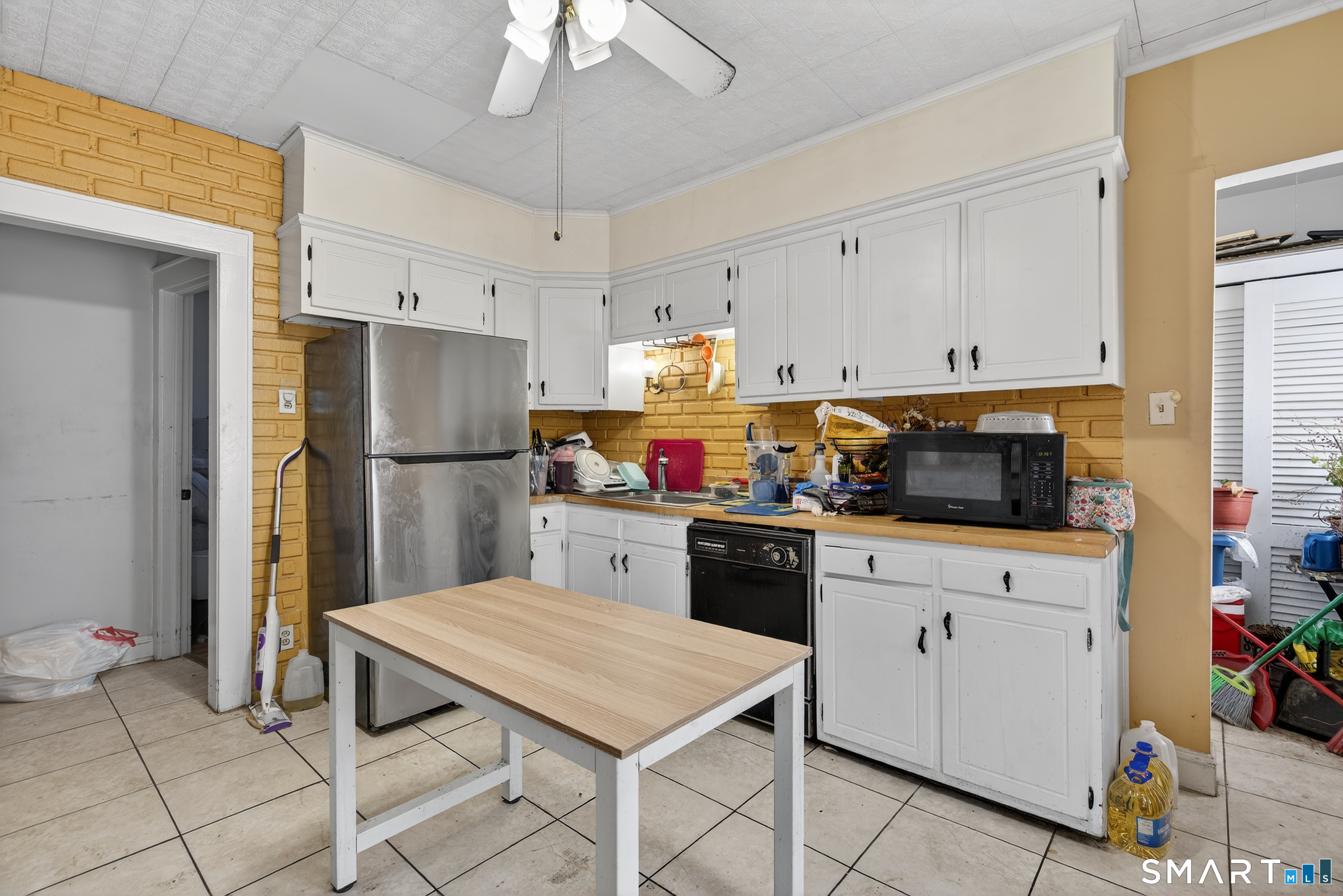 Homes for sale in Bridgeport, CT | 1440 Wood Ave, Bridgeport, CT 06604 | MLS# 24150787