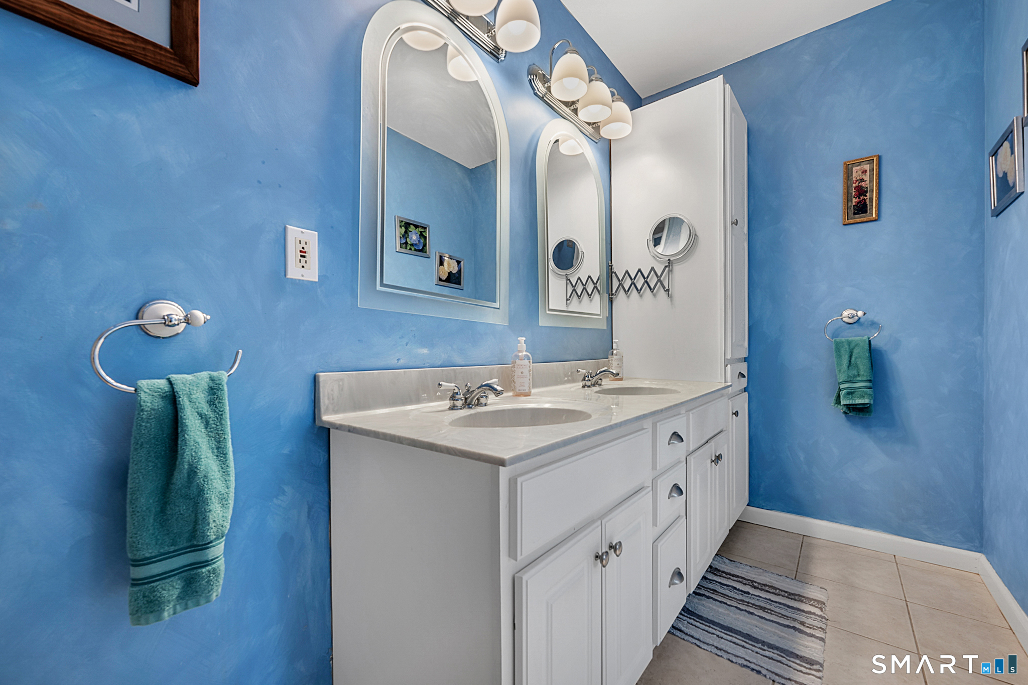 16 Jonathan, Roxbury, 06783, 3 Bedrooms Bedrooms, 0 ,2 BathroomsBathrooms,Single Family For Sale,For Sale,Jonathan,0,24153218