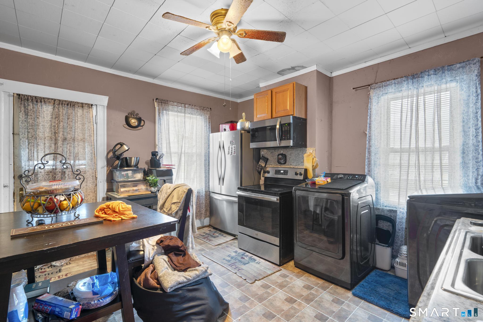 148 Kent, Hartford, 06112, 6 Bedrooms Bedrooms, 0 ,3 BathroomsBathrooms,Multi-family For Sale,For Sale,Kent,0,24154821