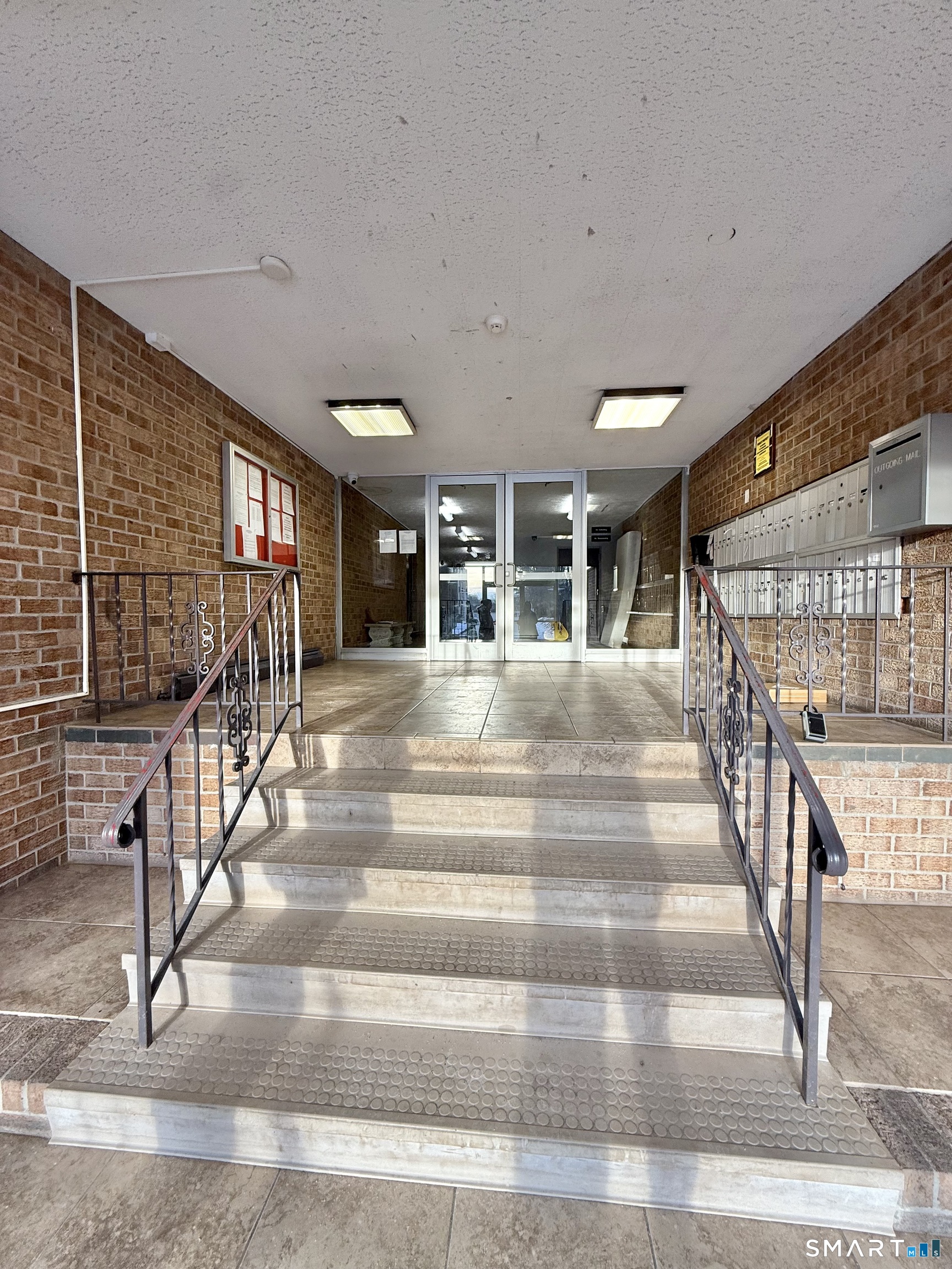 Homes for sale in West Haven, CT | 157 Bull Hill Ln #APT 102, West Haven, CT 06516 | MLS# 24155419