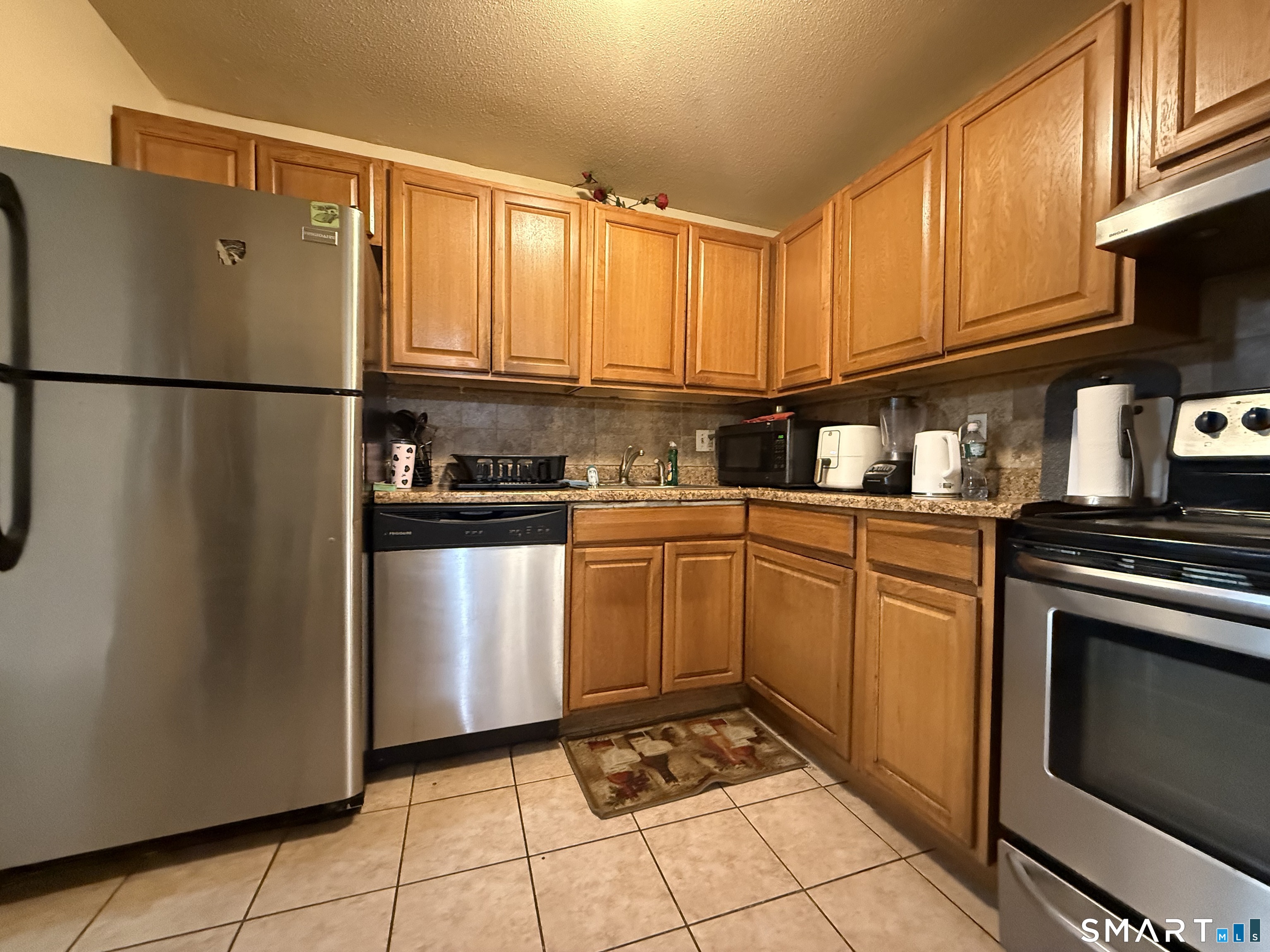 Homes for sale in West Haven, CT | 157 Bull Hill Ln #APT 102, West Haven, CT 06516 | MLS# 24155419