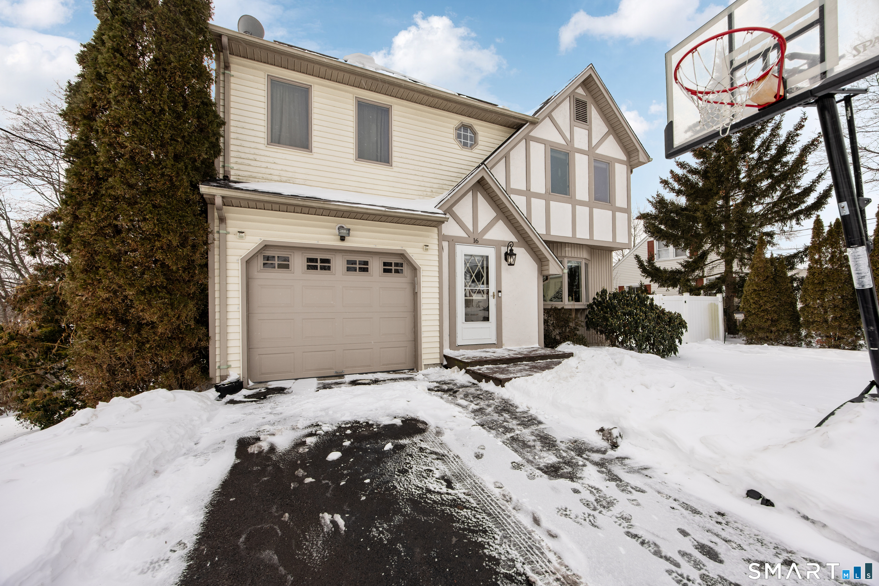 Homes for sale in West Haven, CT | 16 Sorensen Rd, West Haven, CT 06516 | MLS# 24155438