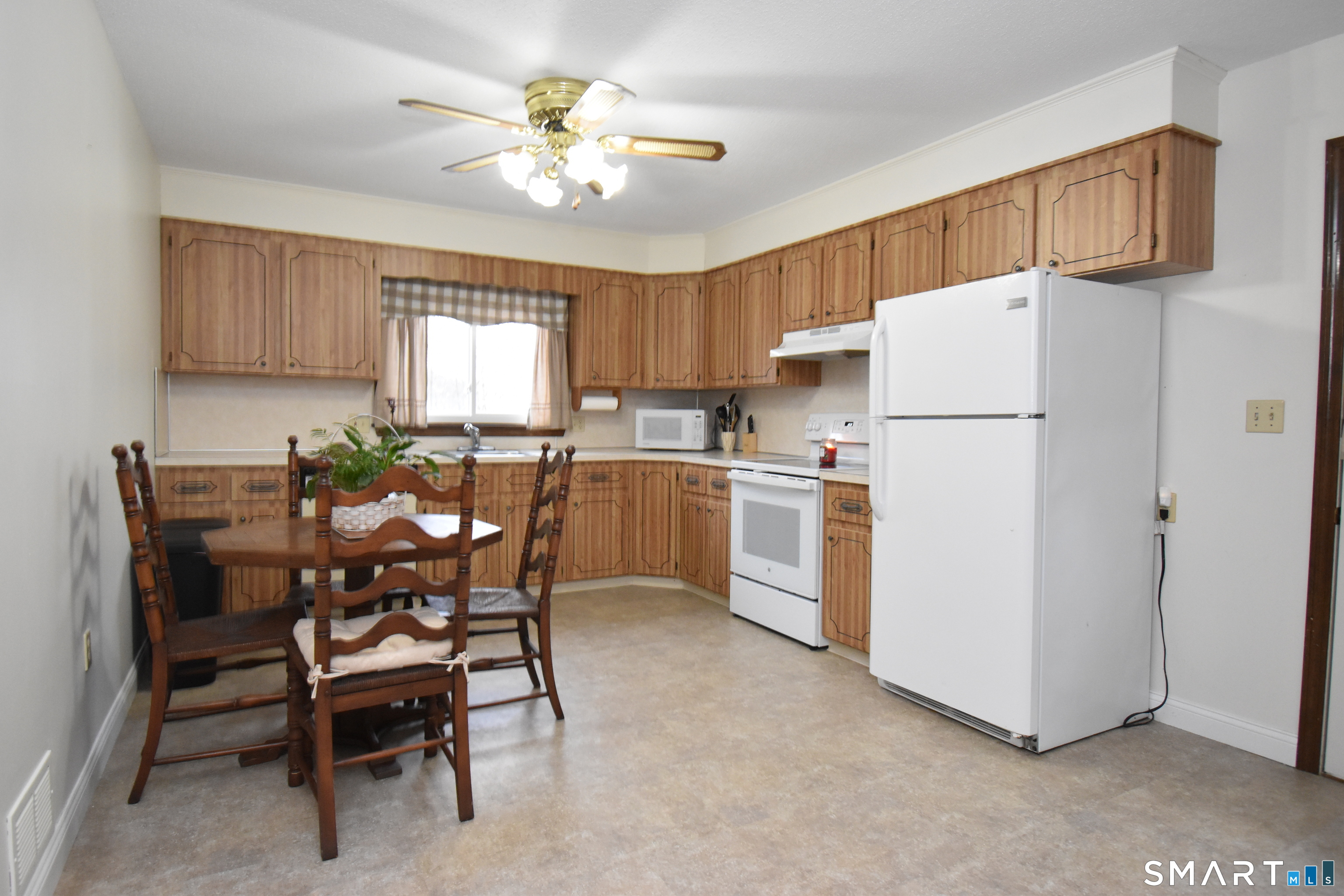 Homes for sale in Waterbury, CT | 1385 Highland Ave #13B, Waterbury, CT 06708 | MLS# 24155476