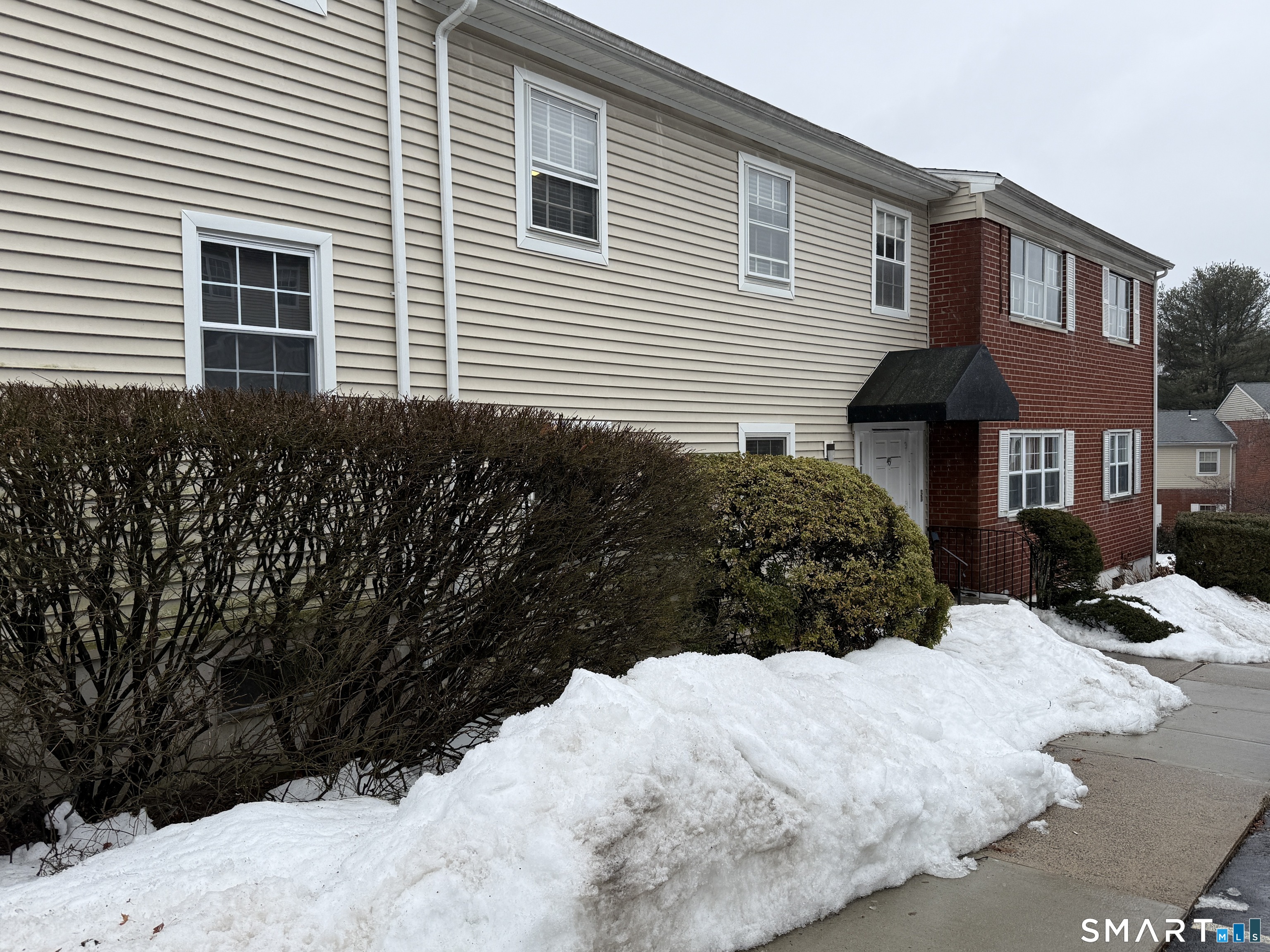 Homes for sale in Bridgeport, CT | 50 Greenhouse Rd #49C, Bridgeport, CT 06606 | MLS# 24155551