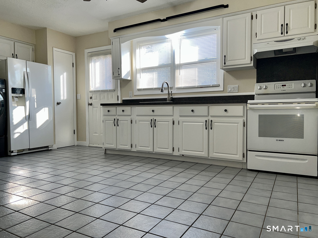 Homes for sale in East Haven, CT | 8 Roma St #8, East Haven, CT 06512 | MLS# 24155320