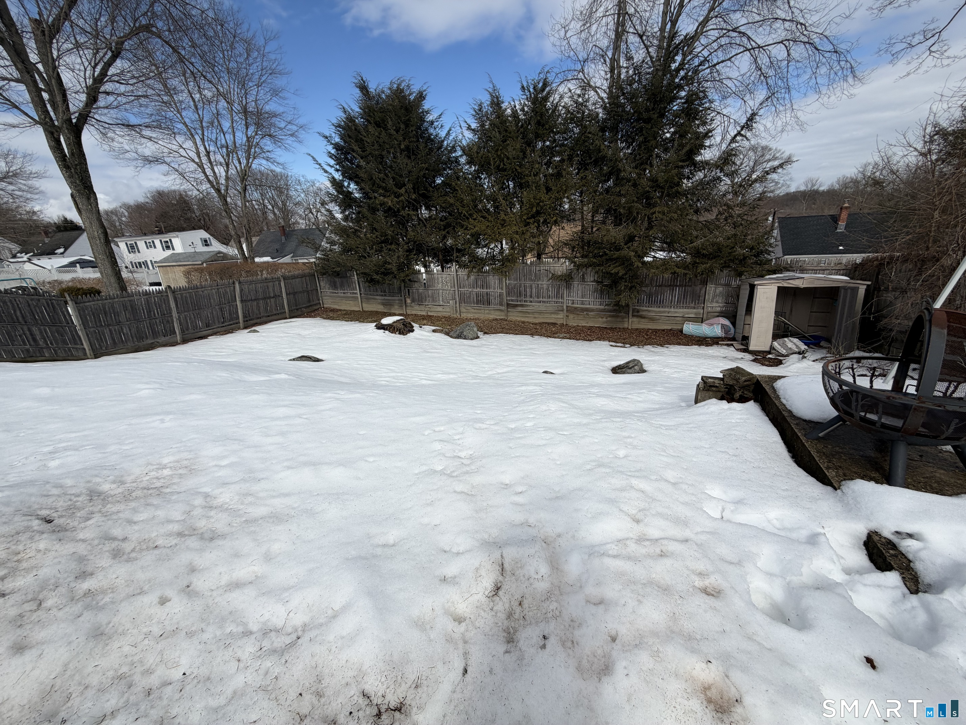 Homes for sale in Naugatuck, CT | 309 N Hoadley St, Naugatuck, CT 06770 | MLS# 24152996