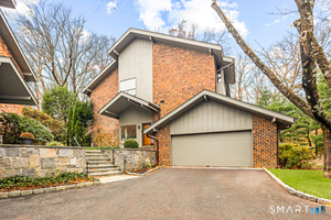 377 Main Street, Unit APT 17