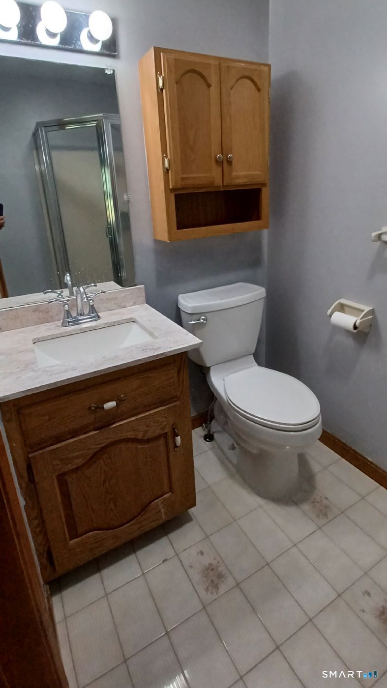 1325 Farmington, Bristol, 06010, 2 Bedrooms Bedrooms, 0 ,2 BathroomsBathrooms,Condo/co-op For Sale,For Sale,Farmington,0,24136230