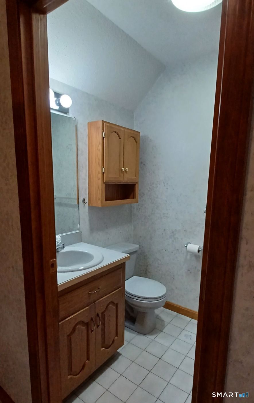 1325 Farmington, Bristol, 06010, 2 Bedrooms Bedrooms, 0 ,2 BathroomsBathrooms,Condo/co-op For Sale,For Sale,Farmington,0,24136230