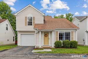 40 Oenoke Place, Unit APT 13