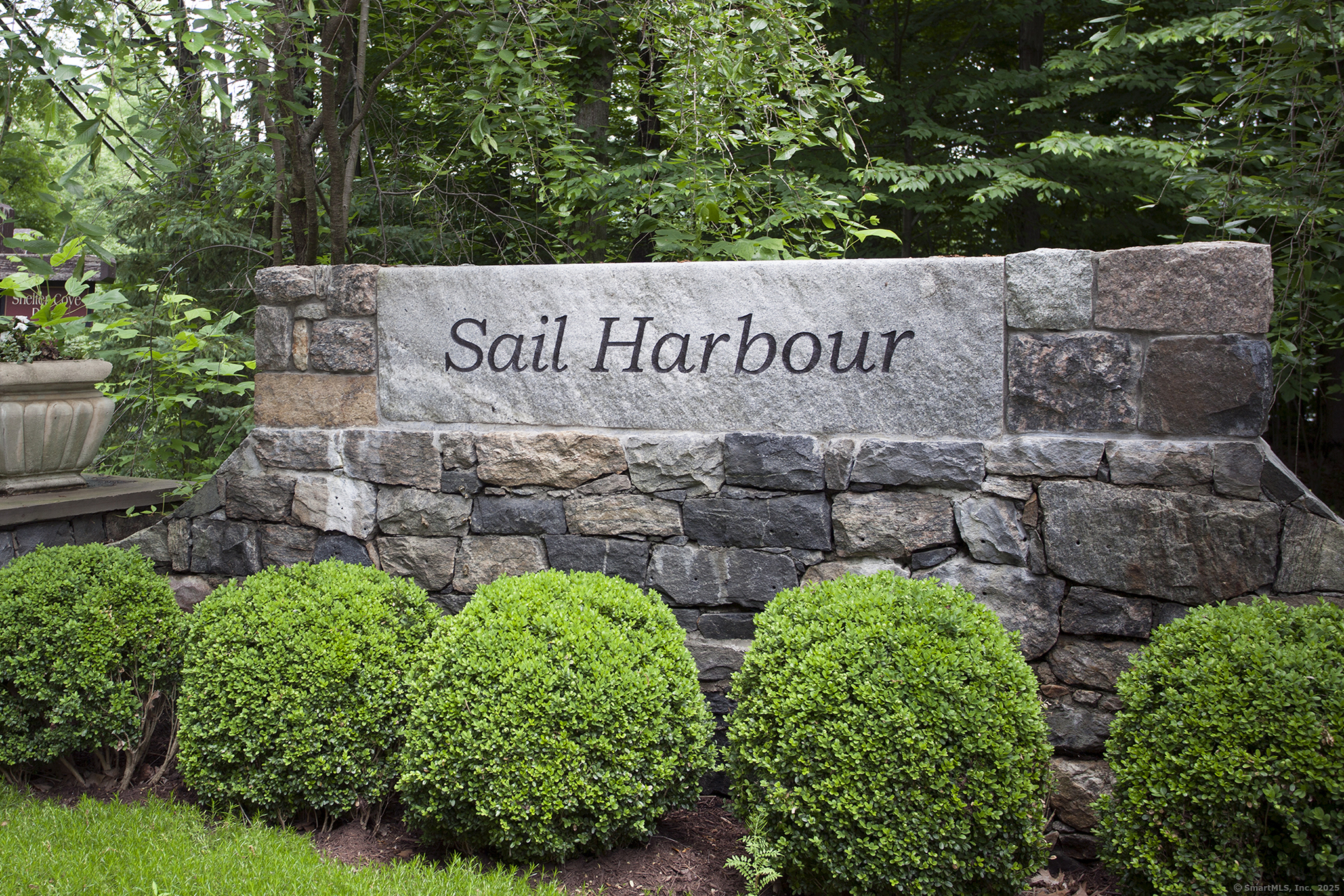 Homes for sale in New Fairfield, CT | 32 Sail Harbour Dr, New Fairfield, CT 06812 | MLS# 24156029