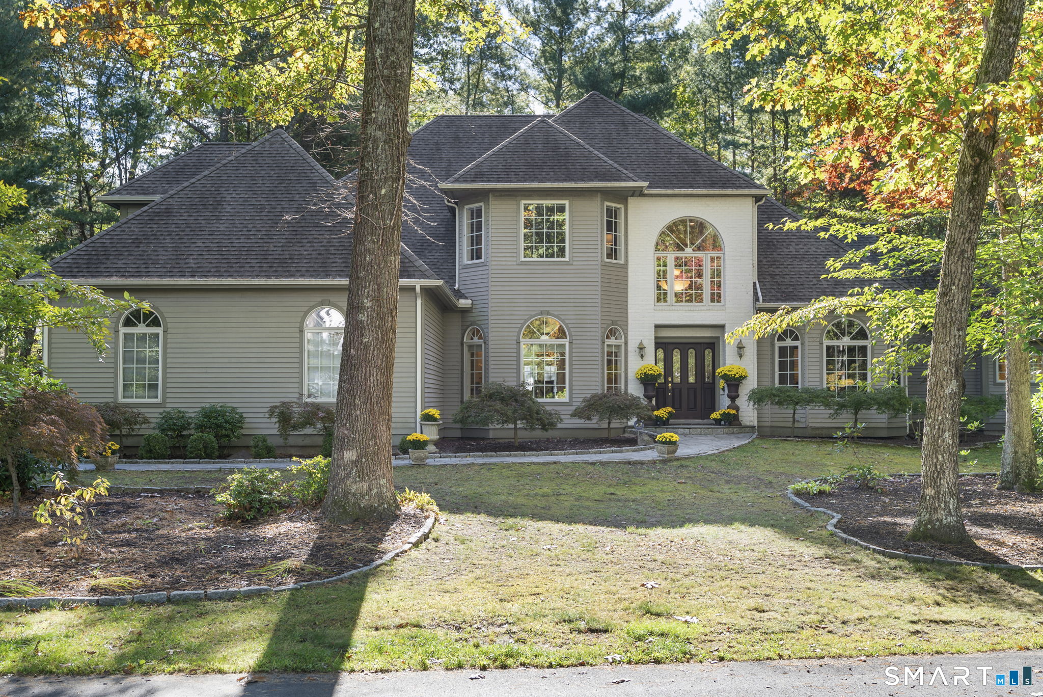 Homes for sale in Farmington, CT | 13 Chatsworth Pl, Farmington, CT 06032 | MLS# 24155908