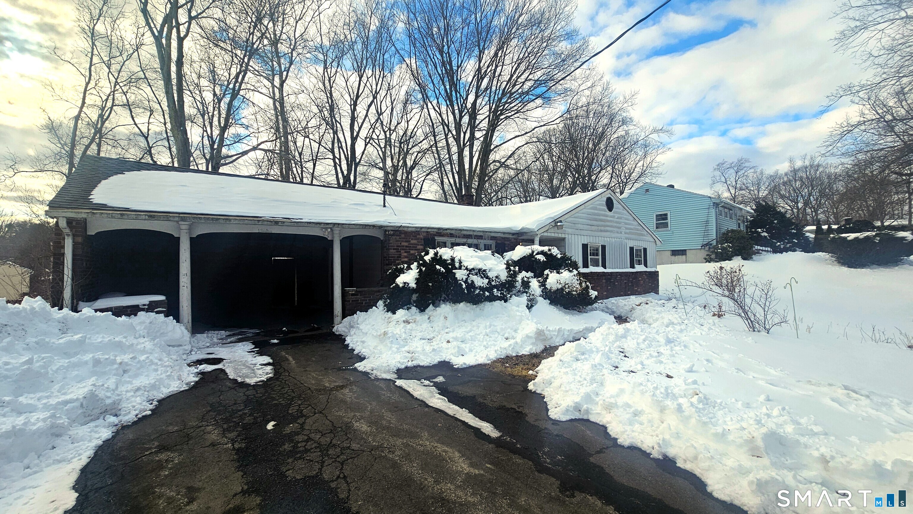 Homes for sale in West Haven, CT | 12 Collins Dr, West Haven, CT 06516 | MLS# 24156196