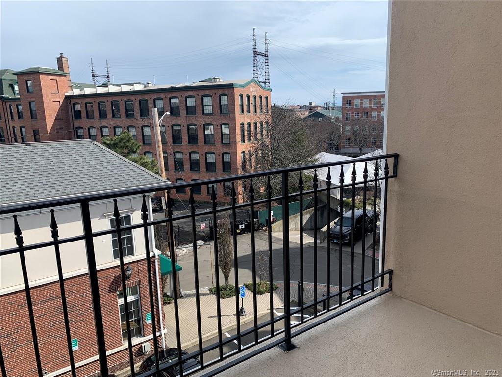 1 Pine, Norwalk, 06854, 2 Bedrooms Bedrooms, 0 ,2 BathroomsBathrooms,Residential Rental,For Sale,Pine,0,24156335