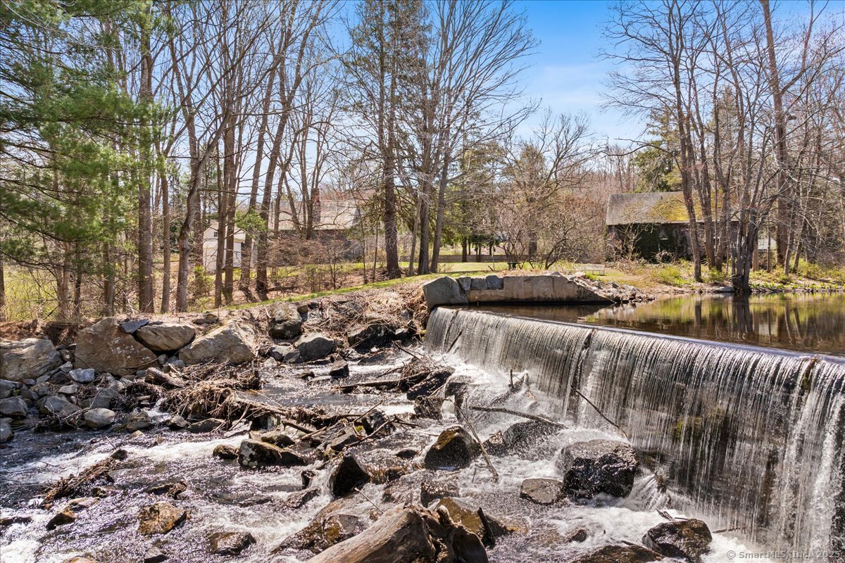 Homes for sale in Essex, CT | 45 Main St, Essex, CT 06409 | MLS# 24156424