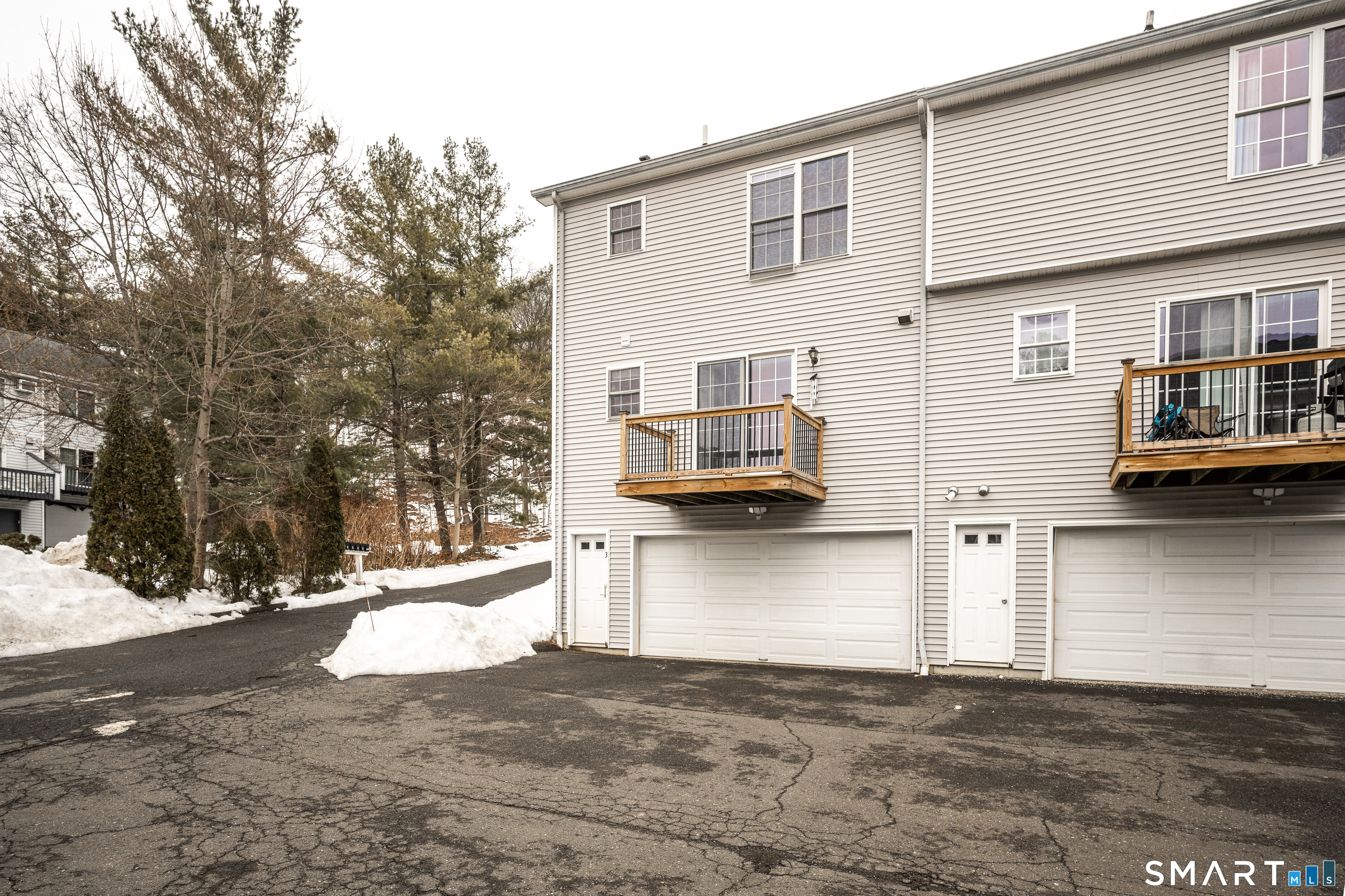 Homes for sale in Danbury, CT | 79 Coalpit Hill Rd #APT 3, Danbury, CT 06810 | MLS# 24150433