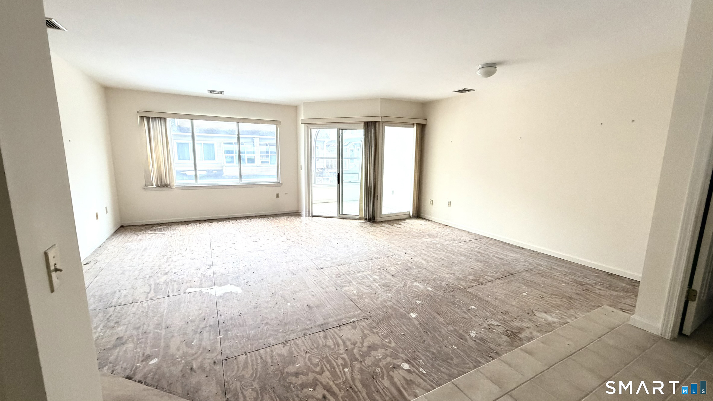 Homes for sale in Stamford, CT | 1900 Summer St #7, Stamford, CT 06905 | MLS# 24156527