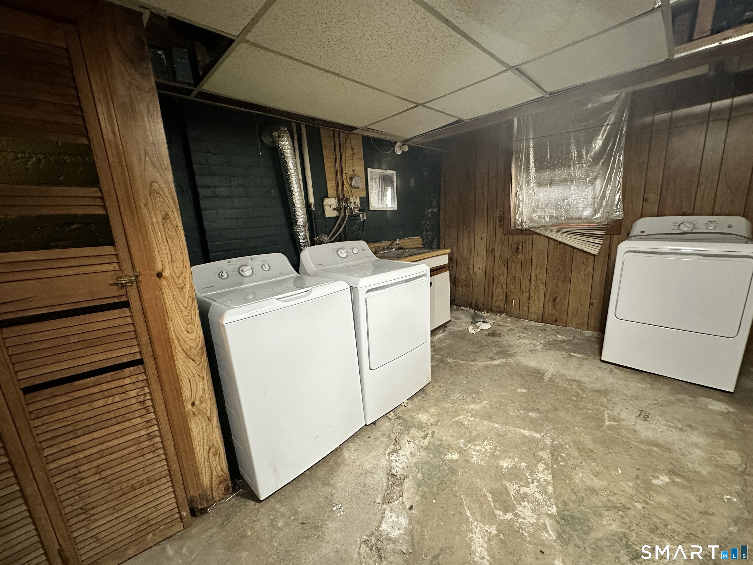 Homes for sale in Waterbury, CT | 27 Ives St, Waterbury, CT 06704 | MLS# 24156603