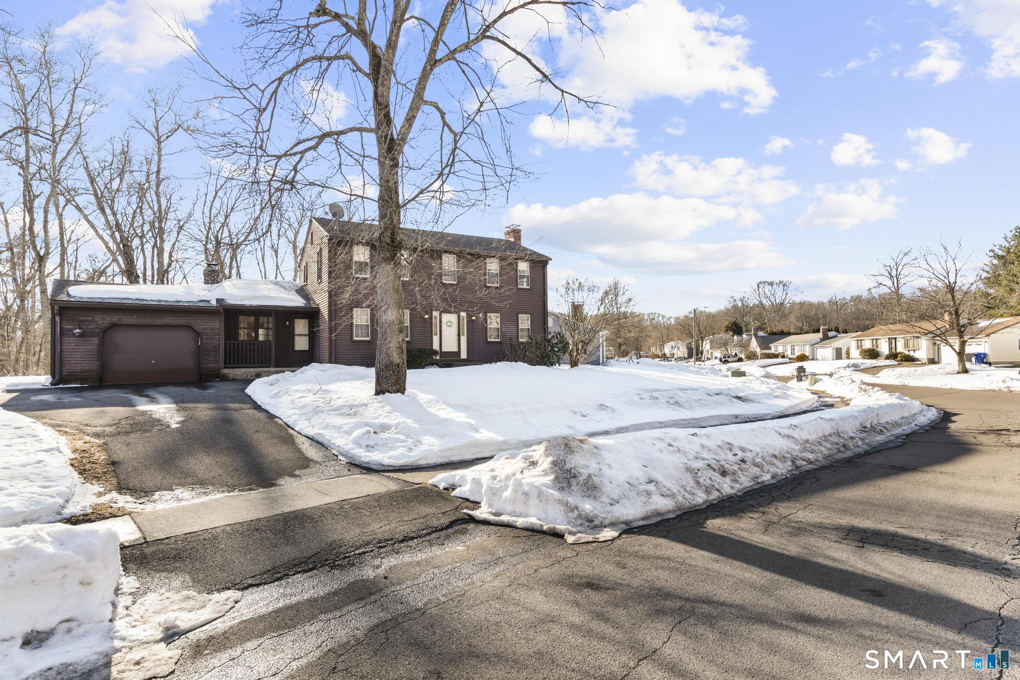 Homes for sale in Enfield, CT | 19 Copper Dr, Enfield, CT 06082 | MLS# 24156290